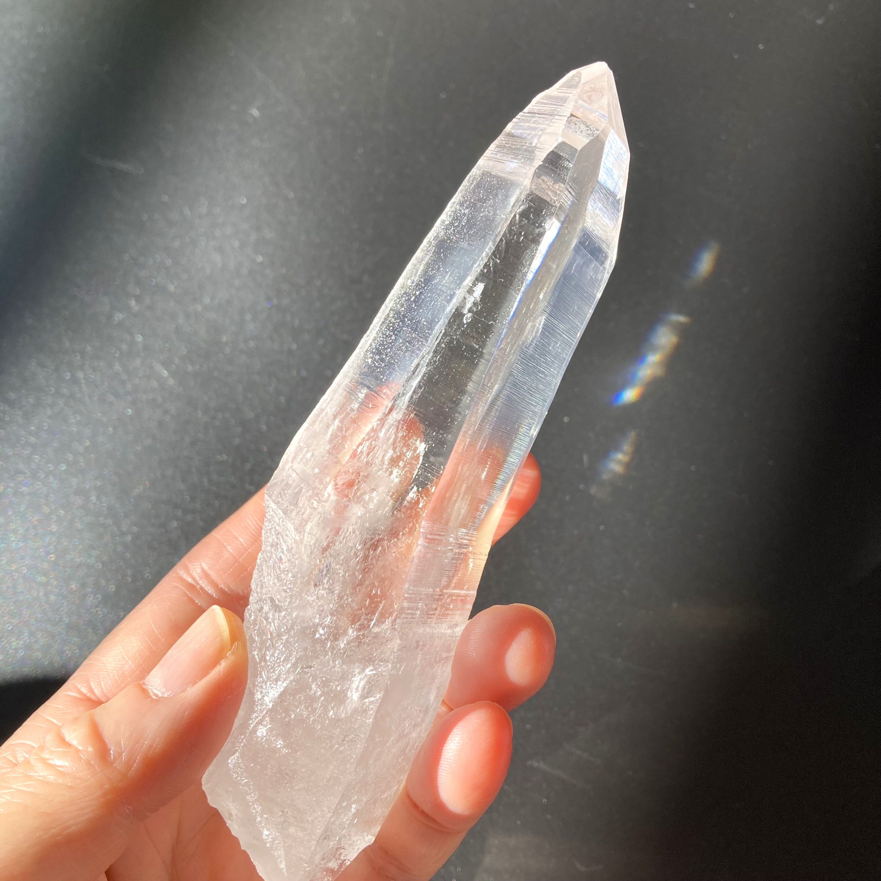 ブラジル・バイーア・アレグリ産　レムリアン水晶ポイント 190g 入荷しました。