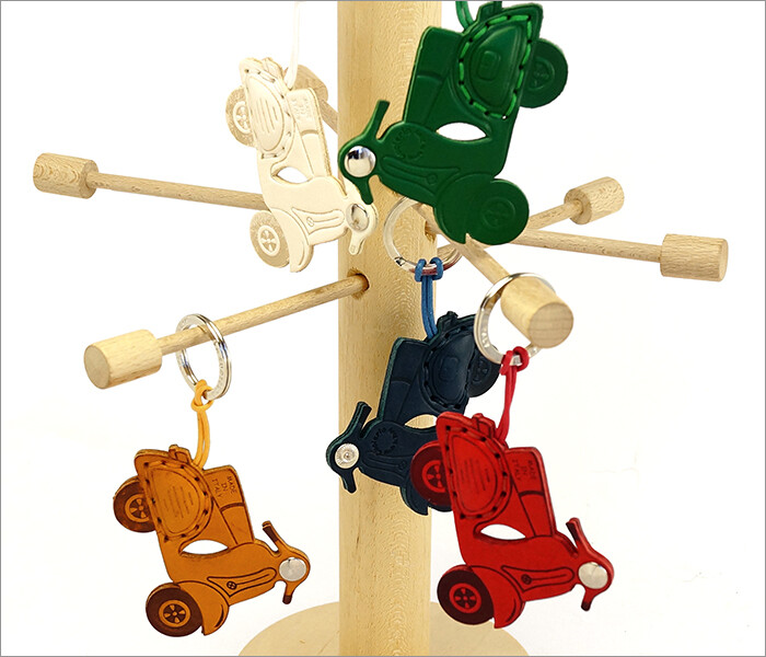 大人気レザーキーホルダー！新作入荷！