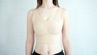 ブラジャーの付け方