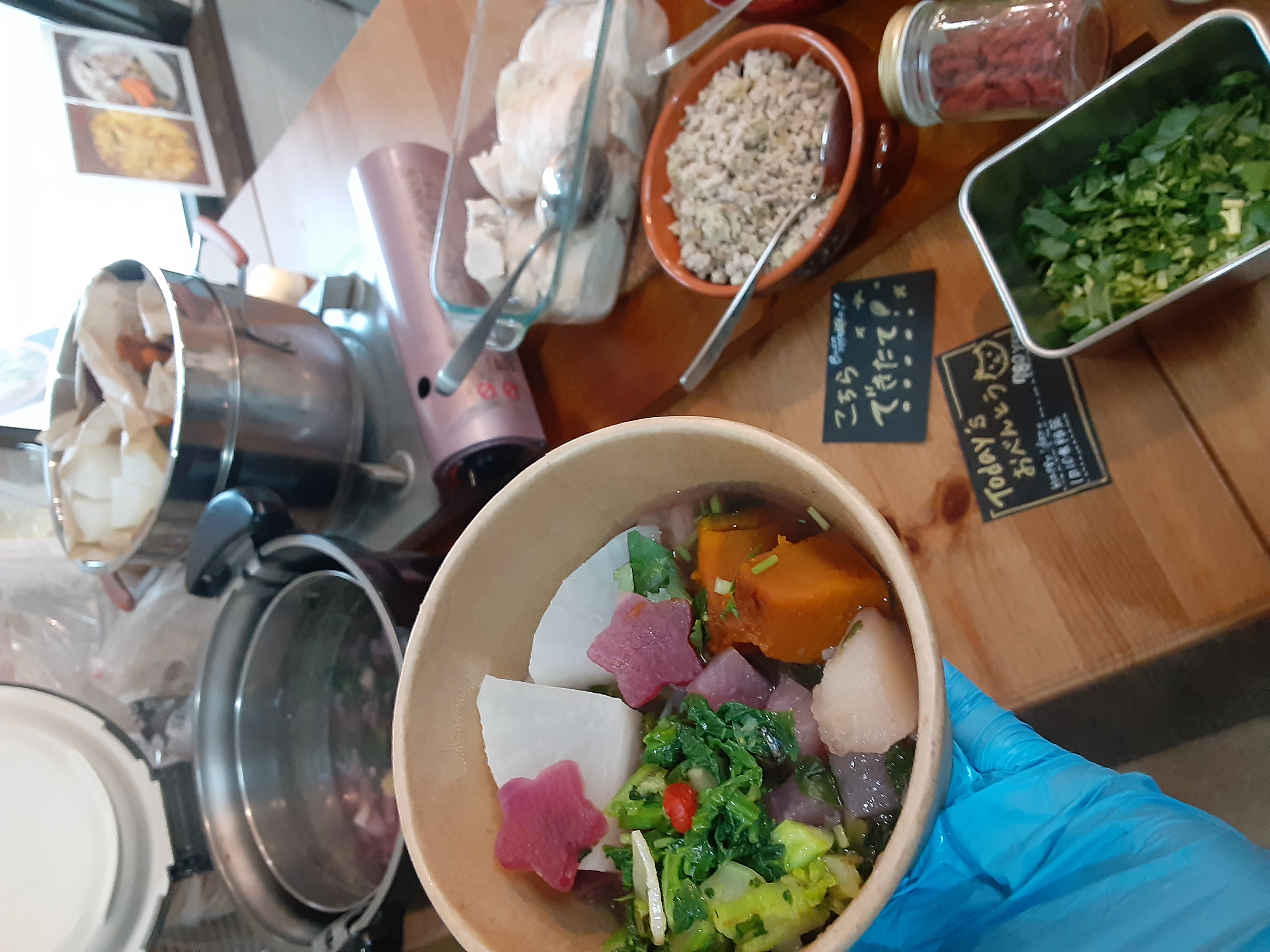 店舗販売　冬野菜スープとお弁当