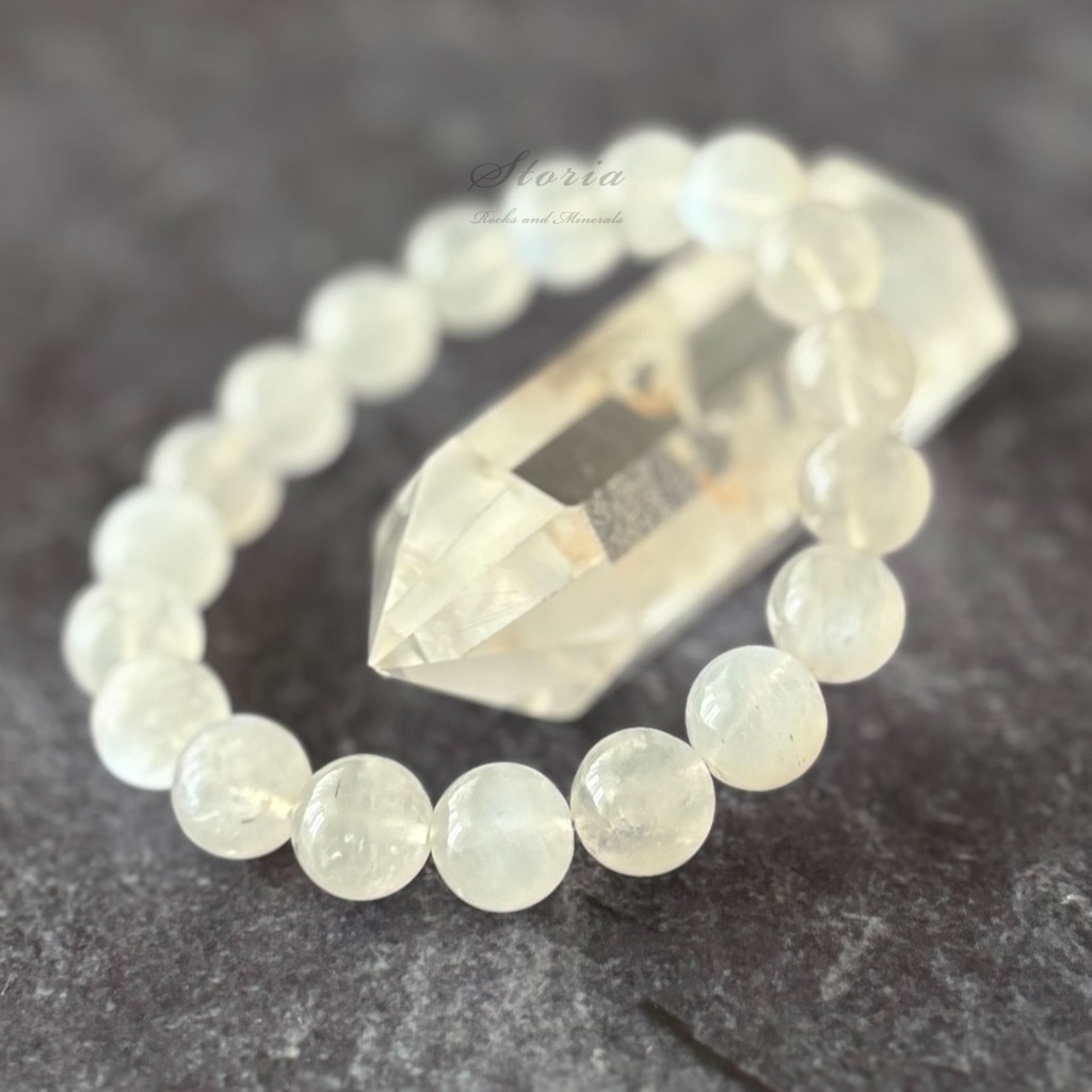 ムーンストーンってタンザニアのどのあたりで採掘されるの？