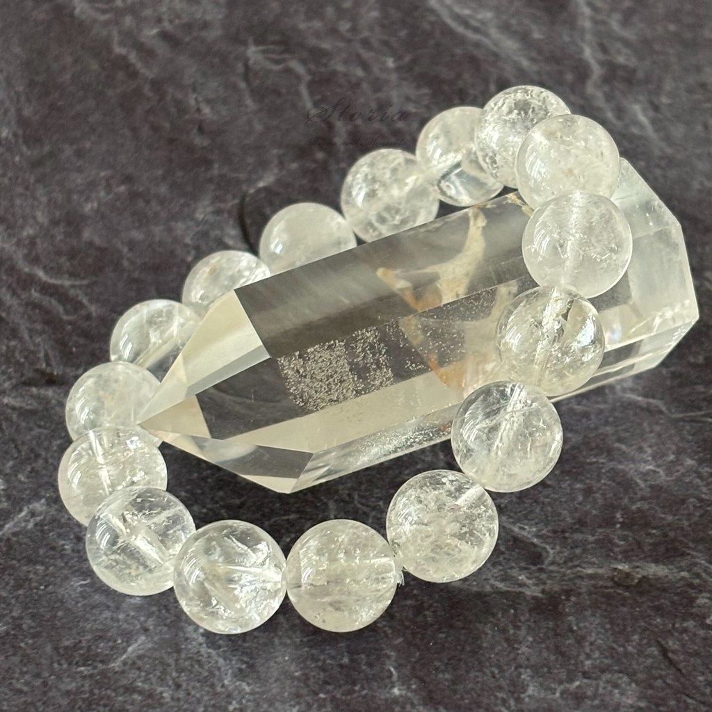 新生活のお守りに。自分を労る小さな習慣としての水晶選び