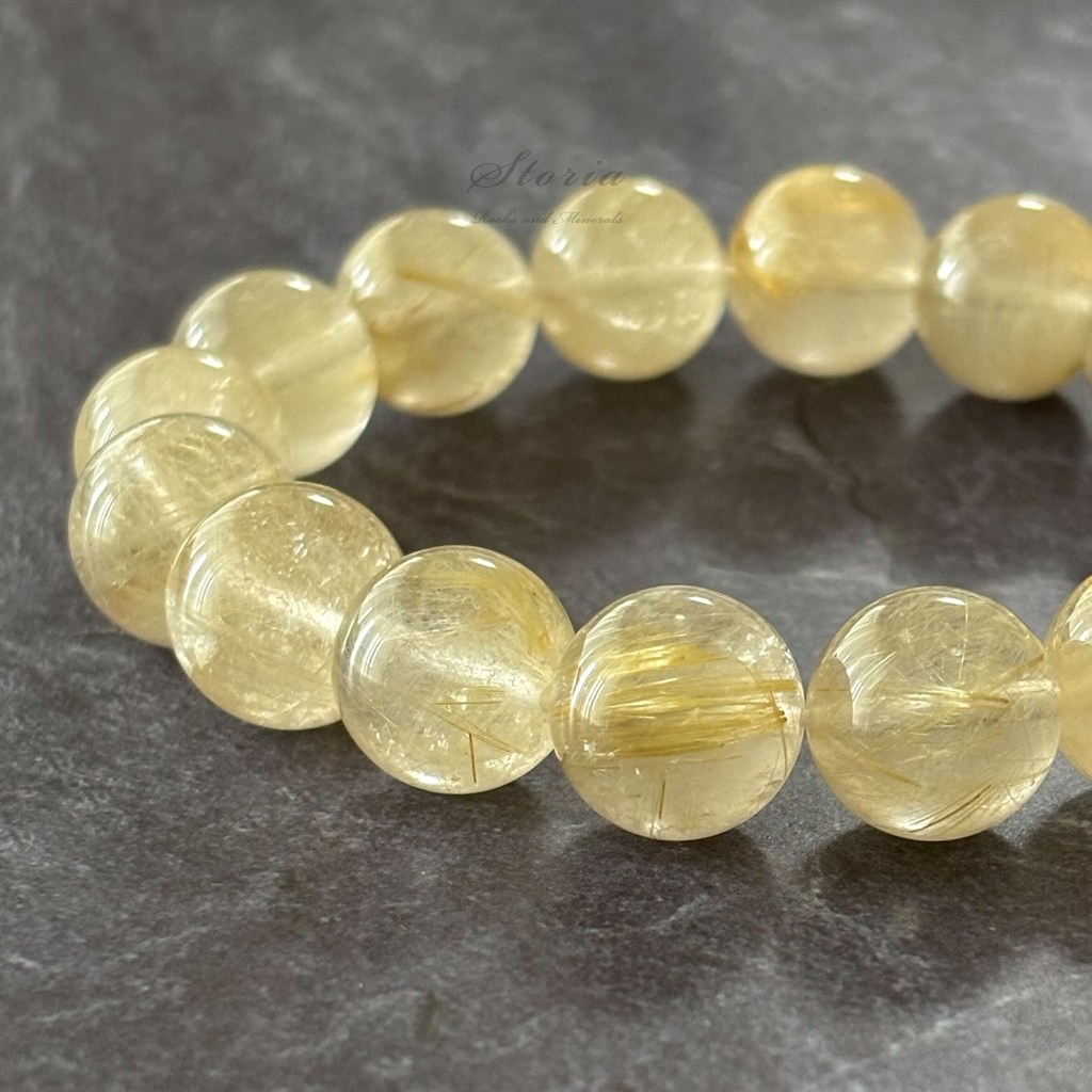 ゴールドルチルクォーツの神秘的な金の針はどうやってできるの?