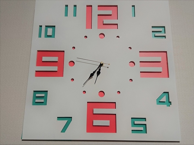 気分に合わせて色を変えられる「Origami Clock」試作2号機