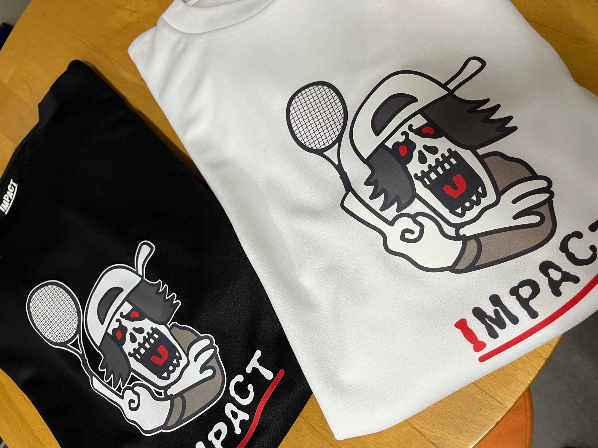 インパクトくんがいこつＴシャツ　でちゃった