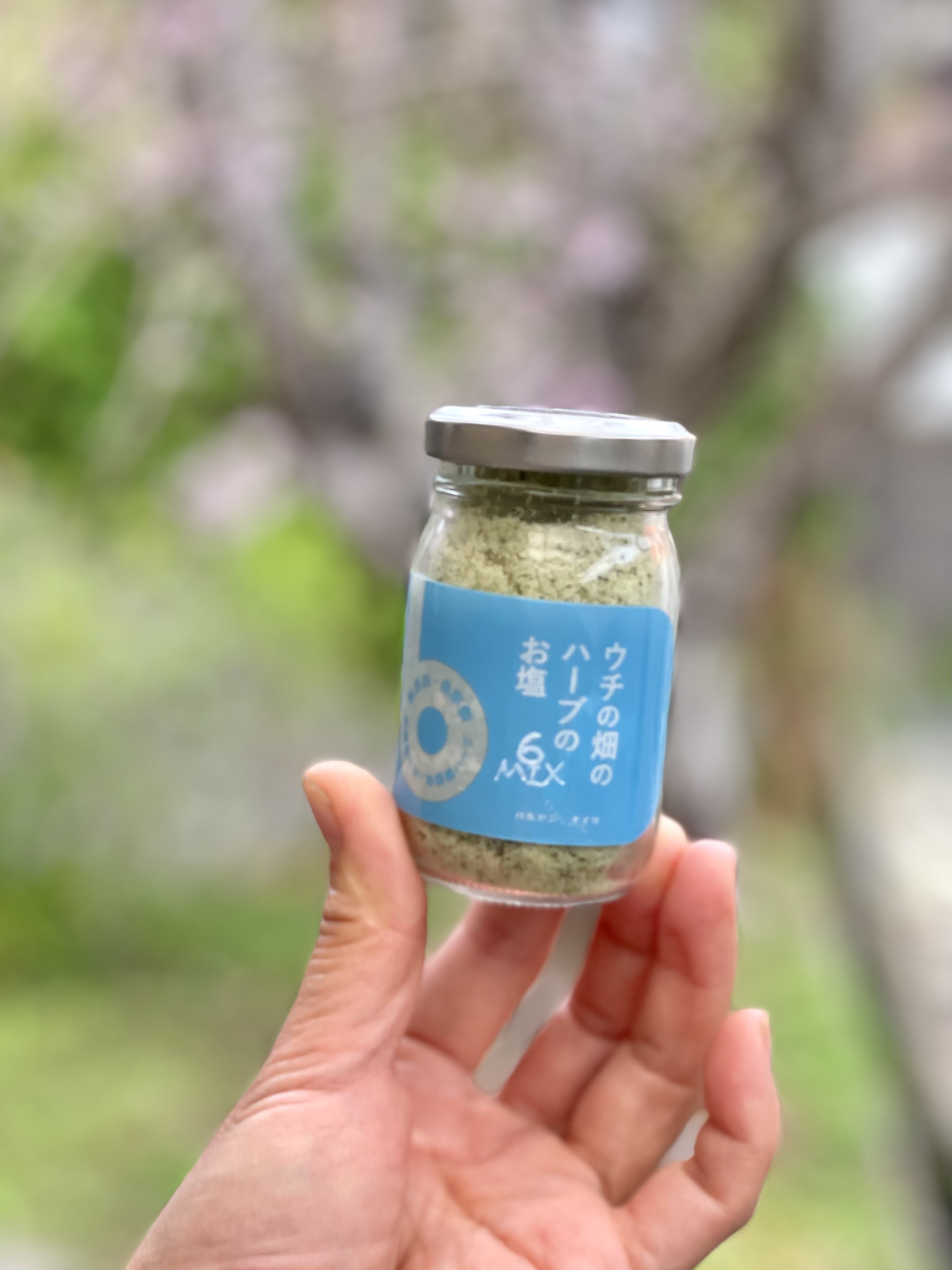 バルヤンナイク新商品　ウチの畑のハーブのお塩6MIX
