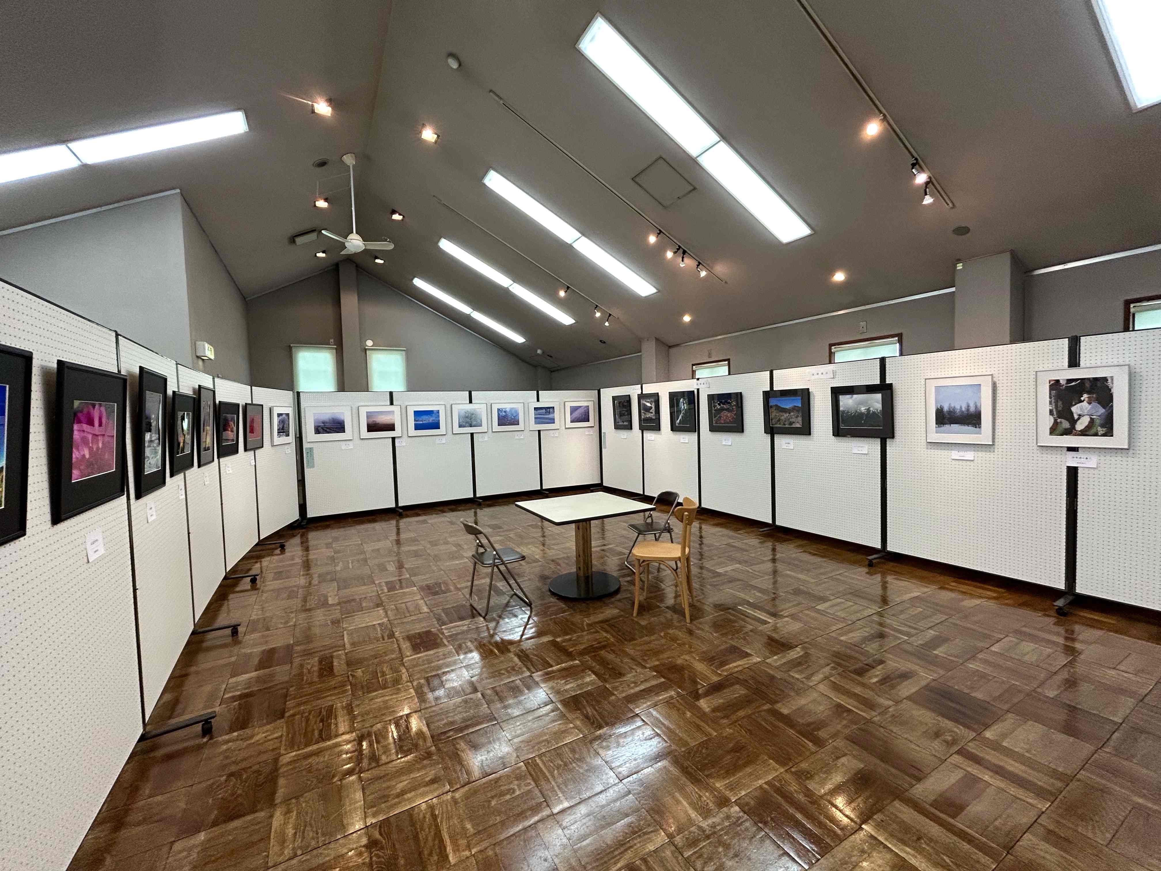 2階ギャラリーにて『2024 写団あいづ展』が開催中です📣
