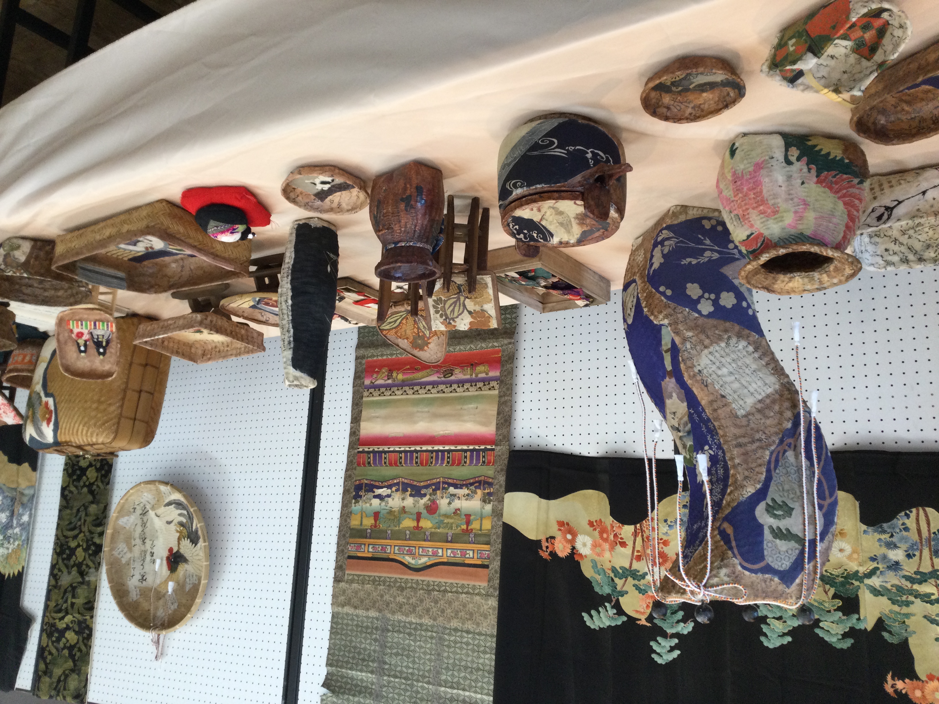 2階ギャラリー展示会開催中です🎶