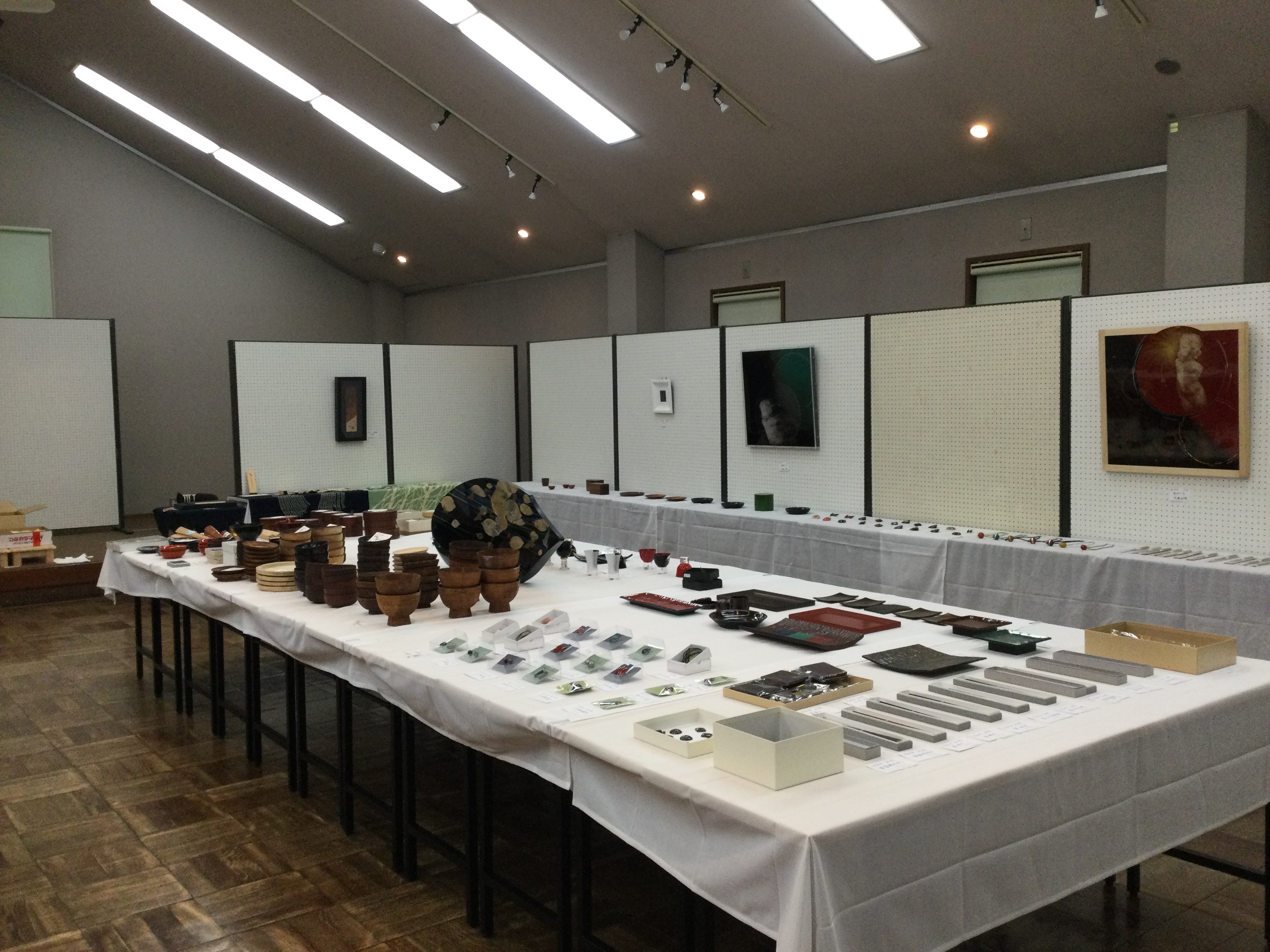 2階ギャラリーにて【漆工芸グループ 第13回『ぬっぺ会』展が開催しております📣