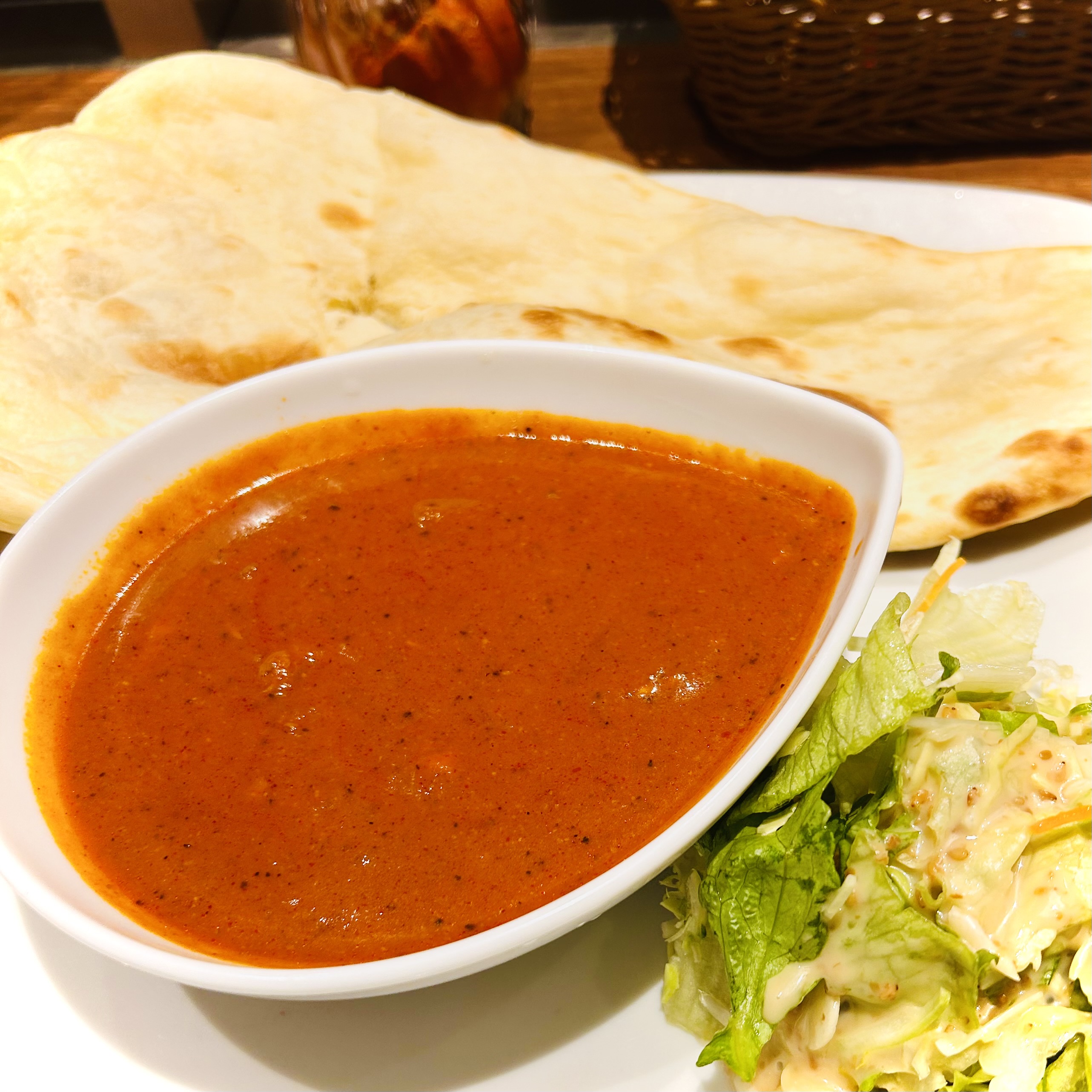 アマラ カレー&ナン CIAL横浜店で絶品スパイシーチキンカレーを堪能！