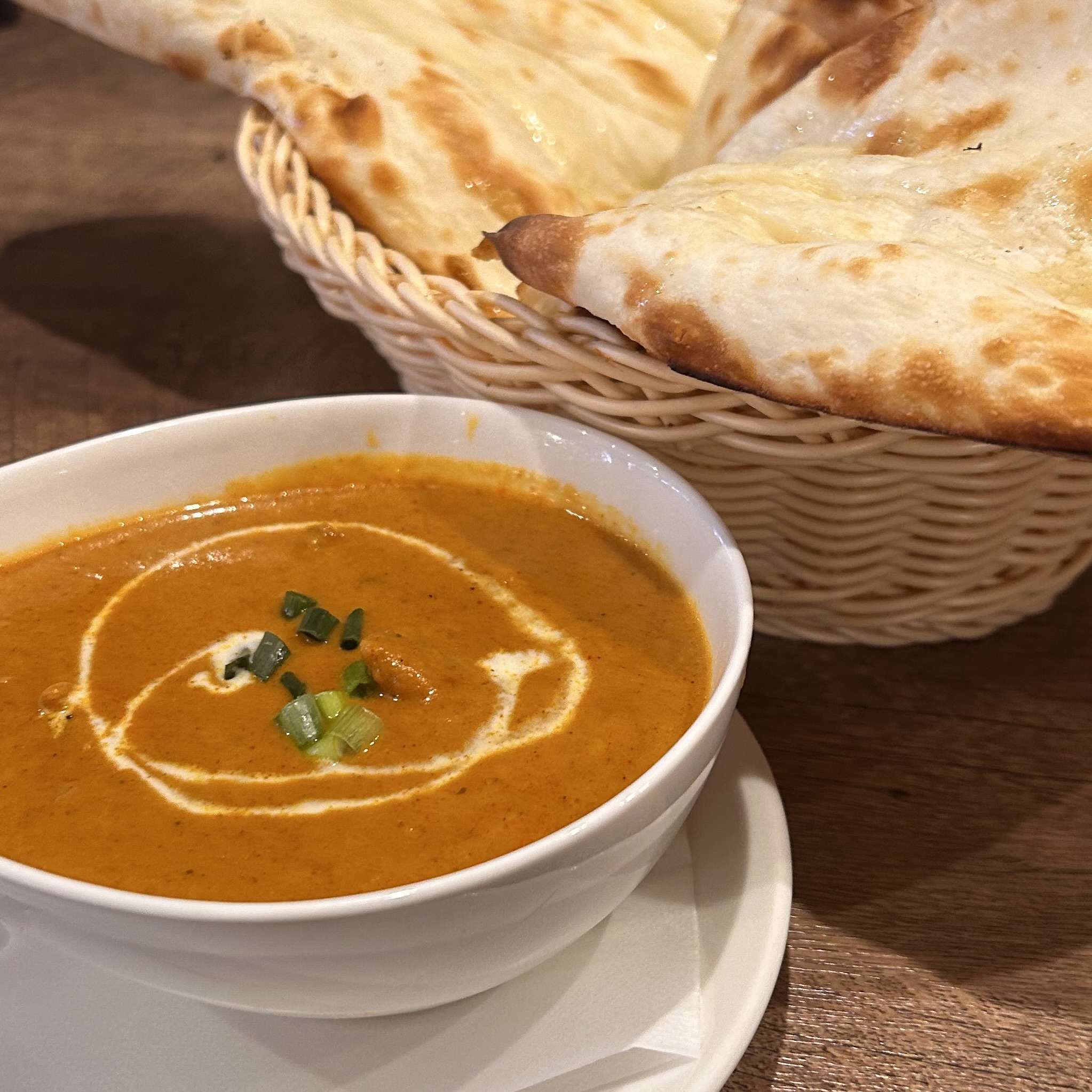 **タイトル: 蒔田の新しいインドカレー屋「LAVISH SPICE KITCHEN」を訪れて**