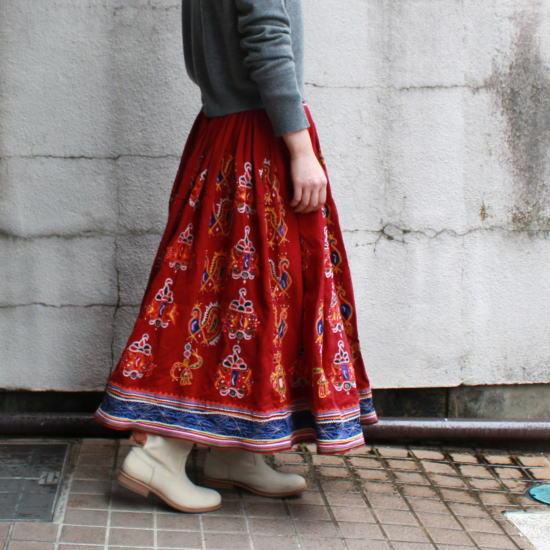 ヴィンテージ グジャラート刺繍のロングスカート