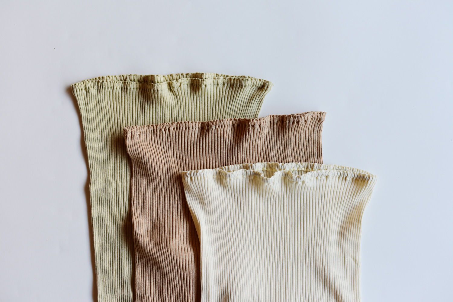 冷えを感じる男性が増えているそうでユニセックスの肌着増やしました！