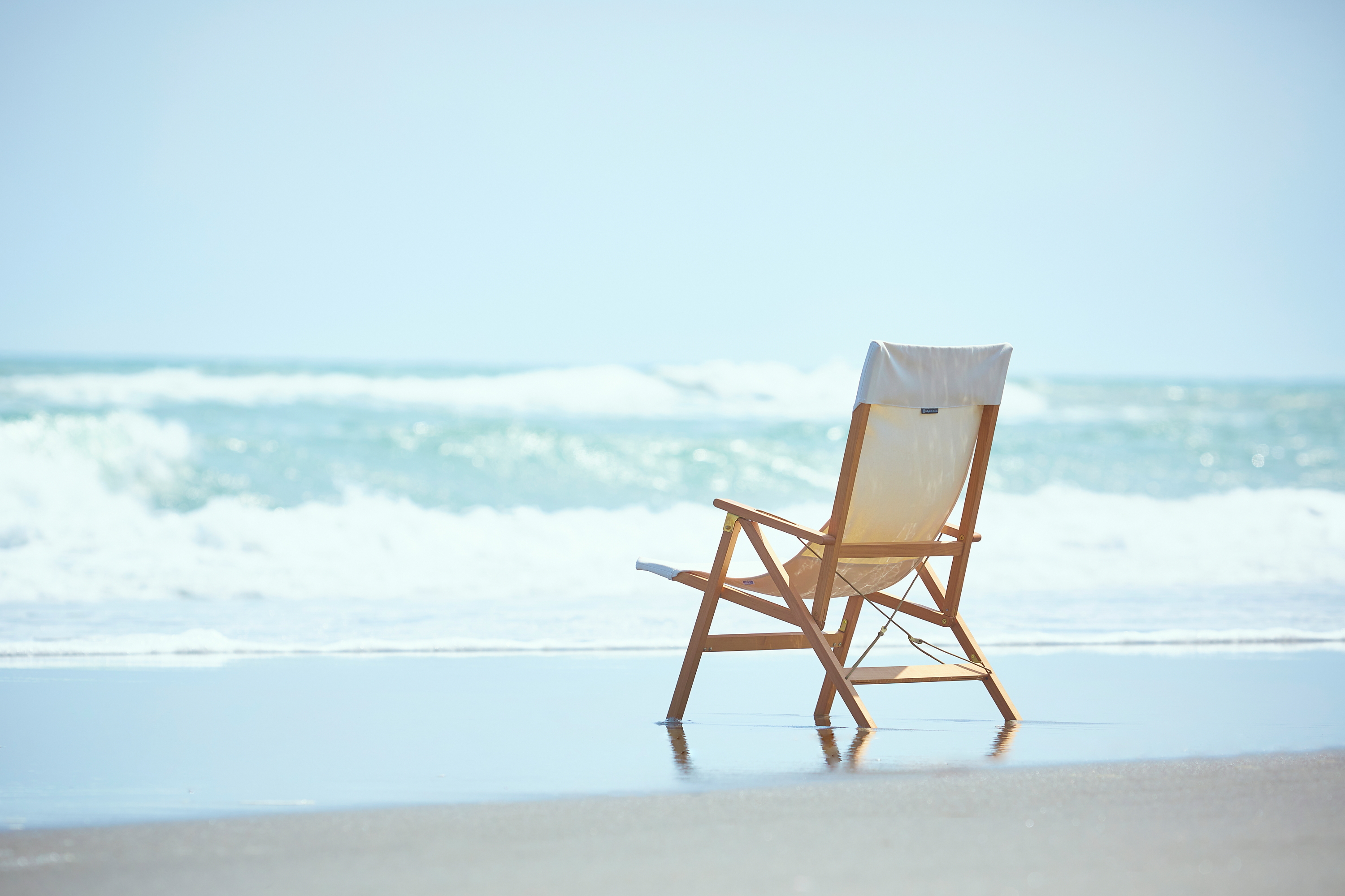 2022年6月4日(月) 【RLT Chair】WEBのトップ画像が海の写真になりました。