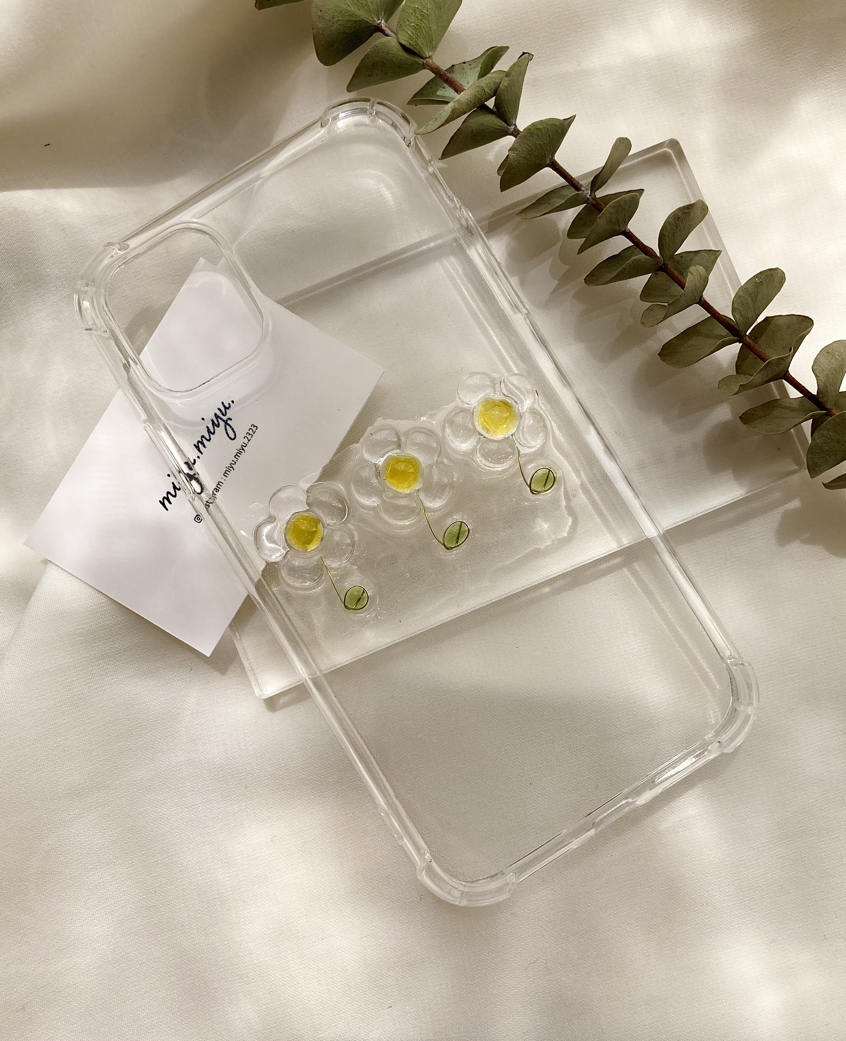 ちゅるちゅるflowerのiPhoneケースのご紹介。