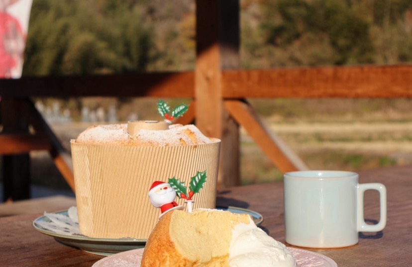 クリスマスにぴったり!さかもと養鶏の卵で作るふわふわシフォンケーキ