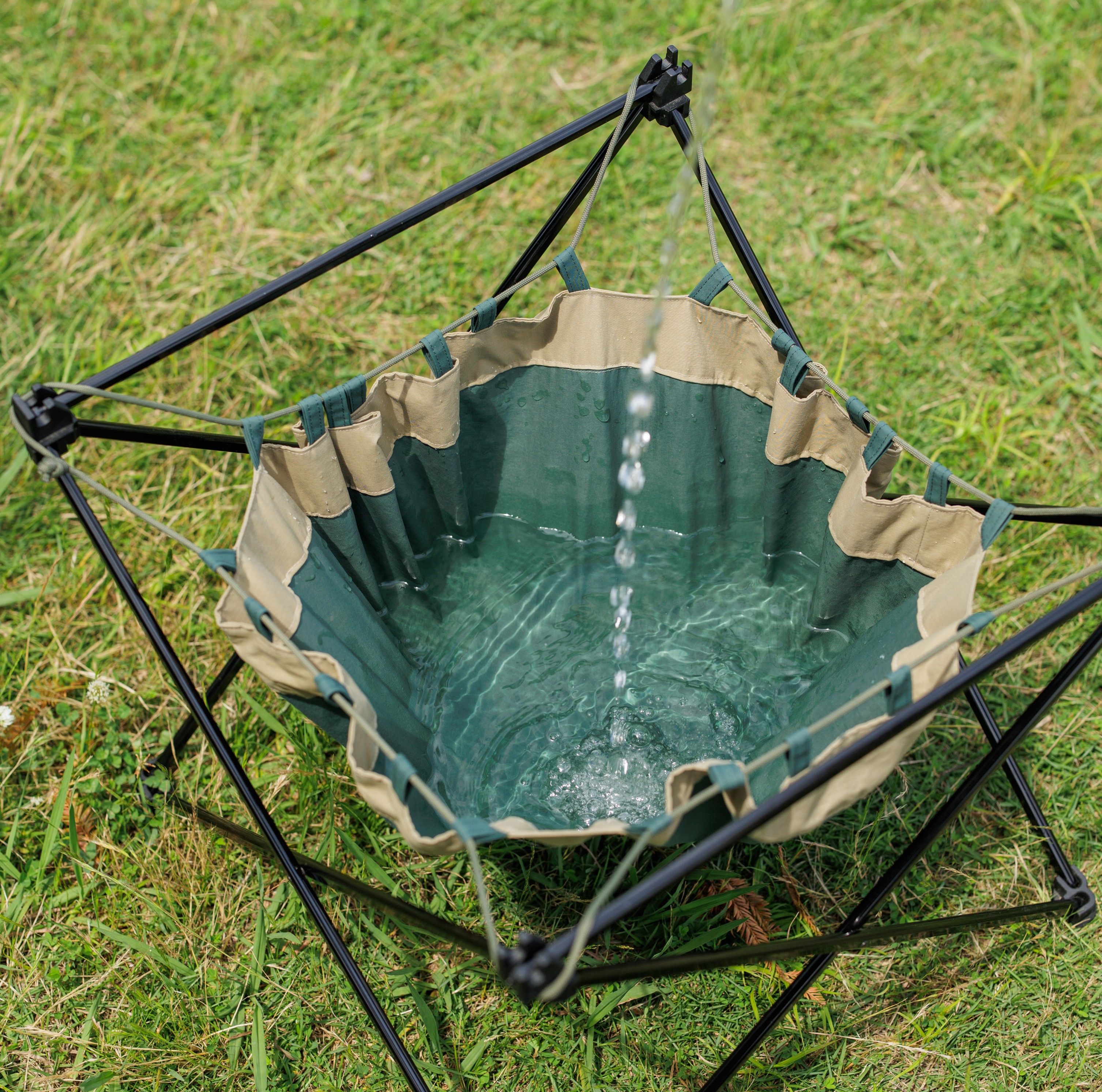 断水時の水運びに｜バケツ代わりに使える防水バッグ「izatoki」
