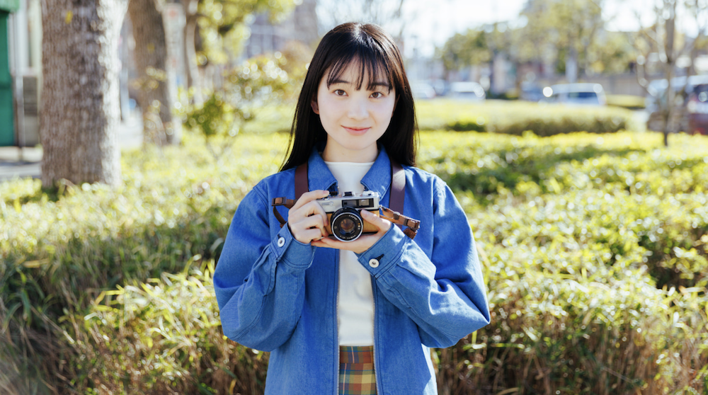 福地桃子さん出演　なの花薬局CM「あたりまえの日常」で当店のウッドクラフトカメラを使用頂いております