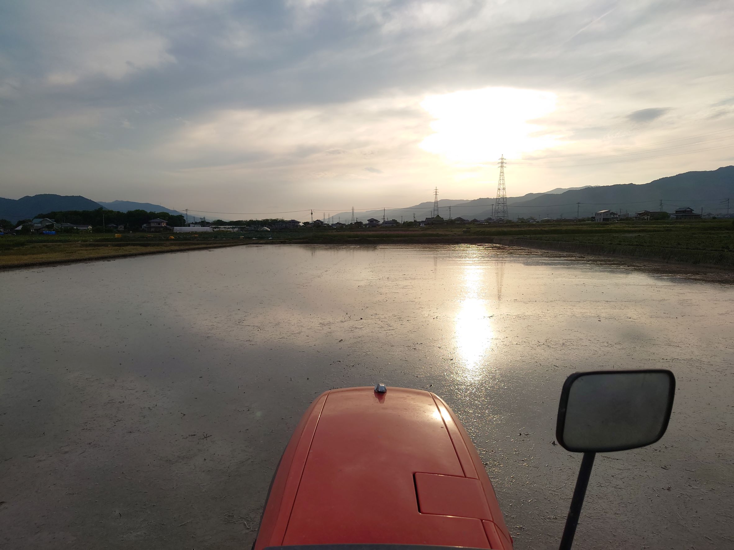 田んぼの代掻き。
