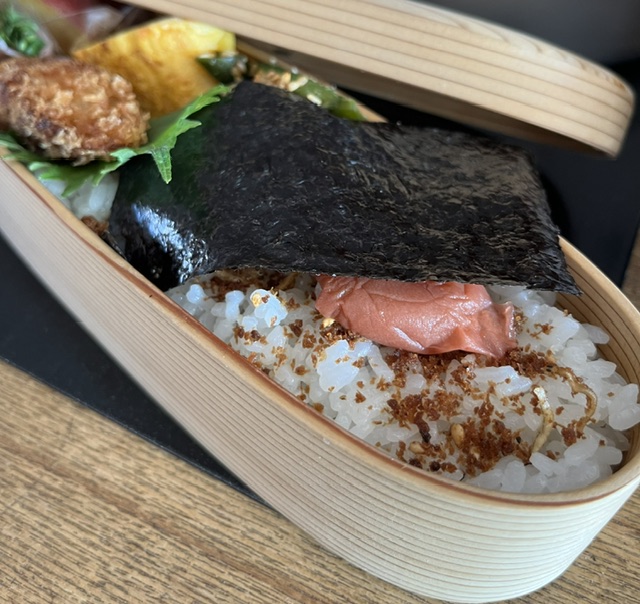 もうひと振りで駅弁品質ののり弁