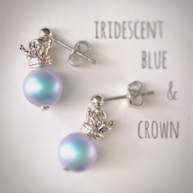iridecent blue & crown：earrings