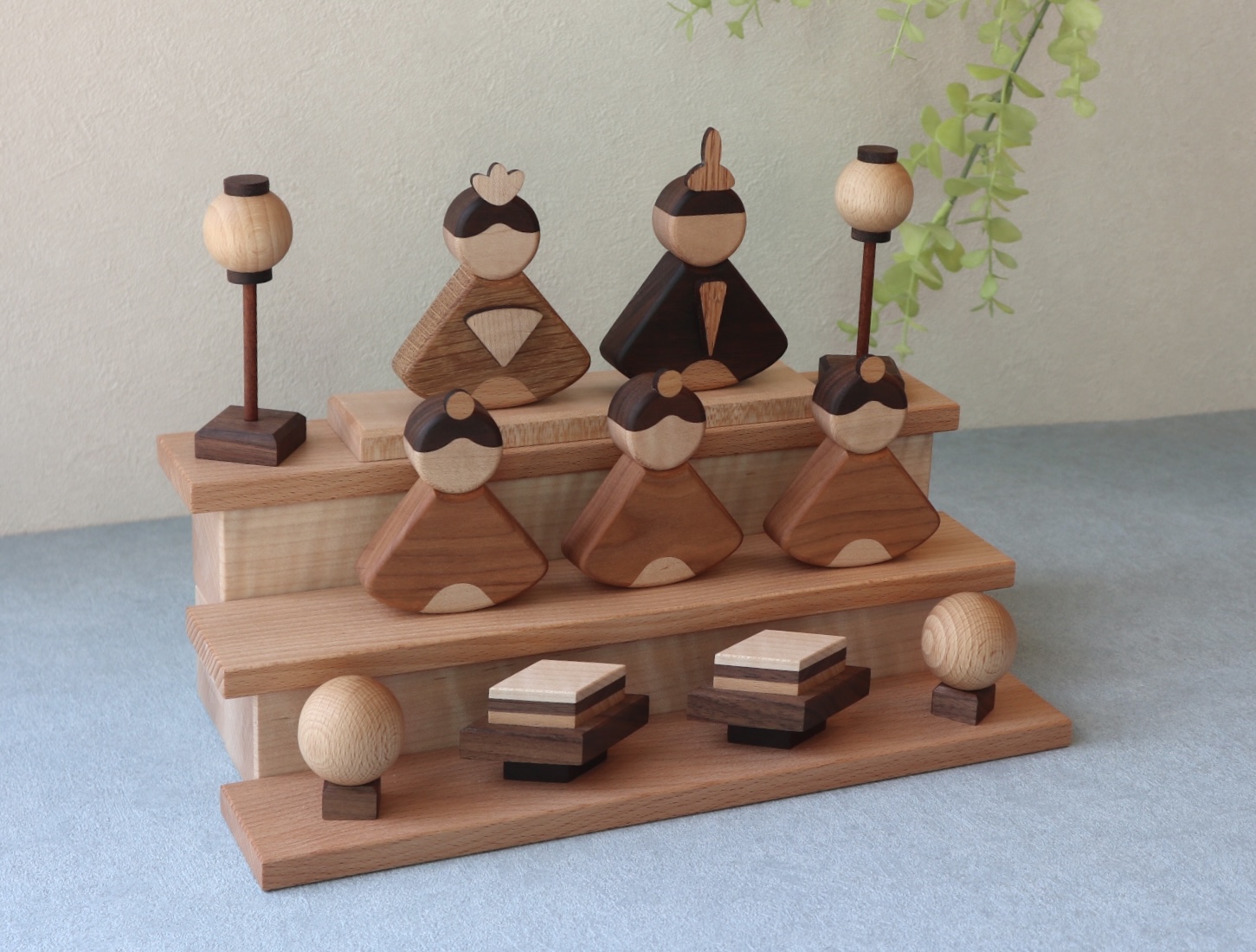 2026年度　木製雛人形販売中です。