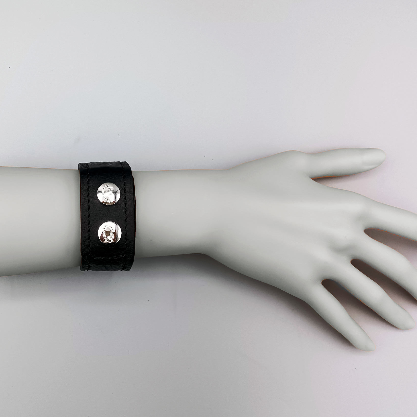 ホック　ワイドブレスレット　BLACK２