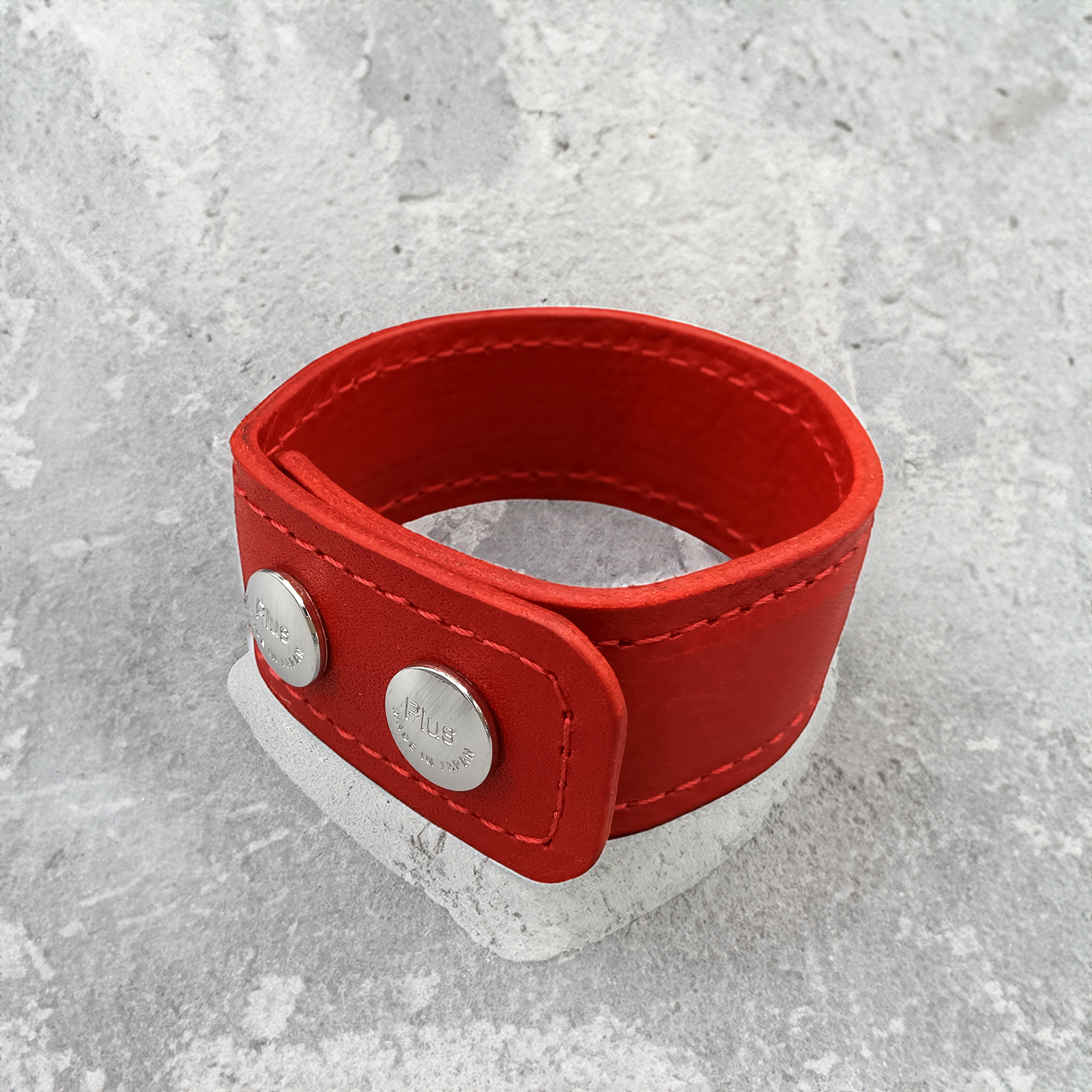 ホック　ワイドブレスレット　RED