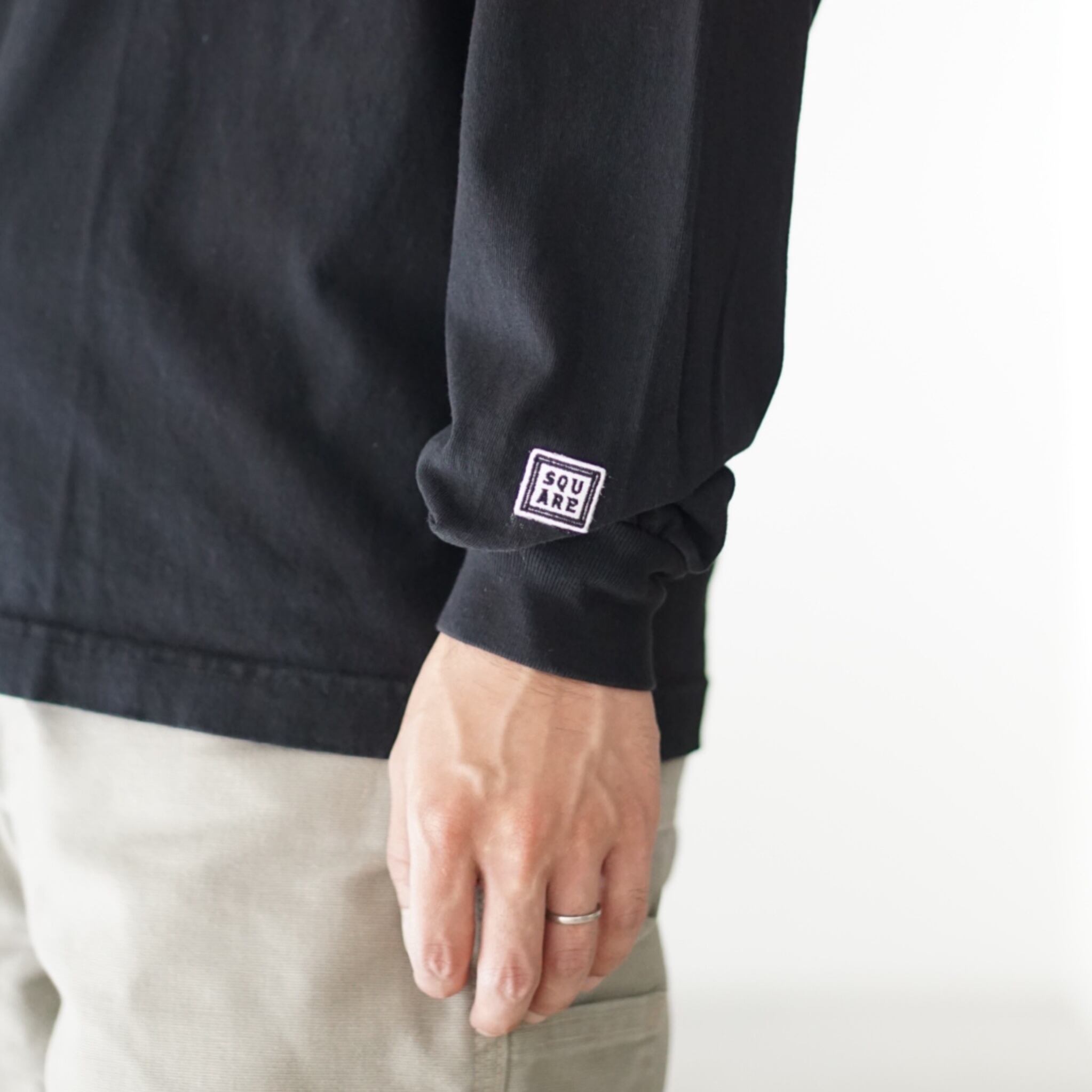 4色展開で楽しむ、大人のベーシックロンT – SQUARE EMB Patch
