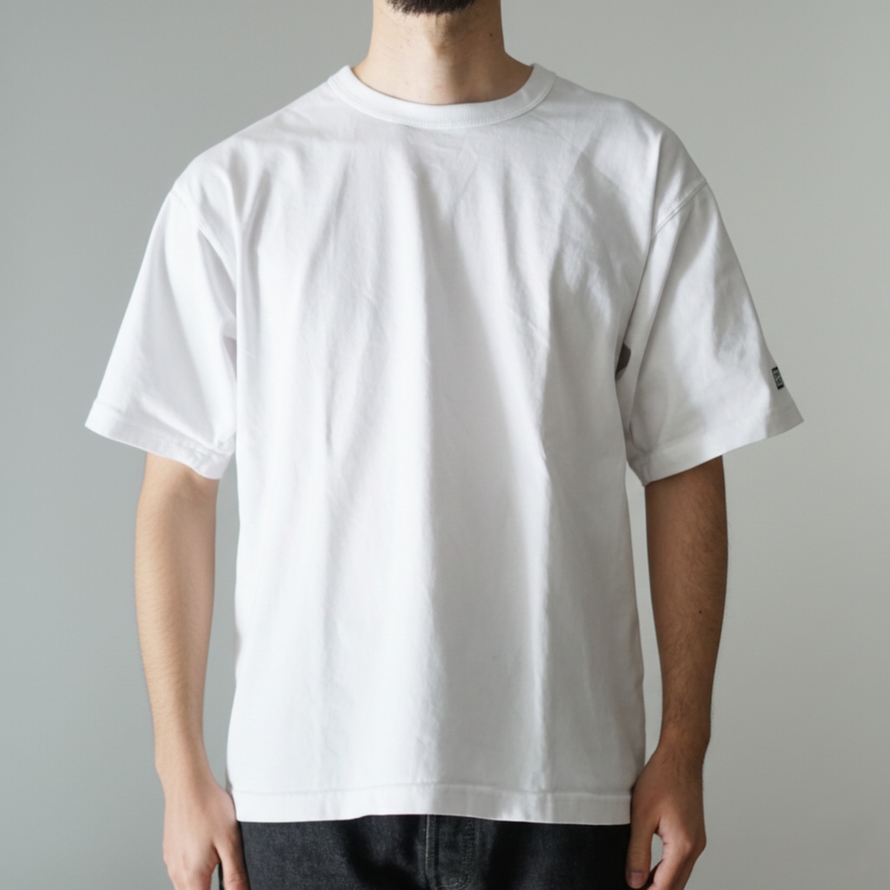 一枚で完成する白T