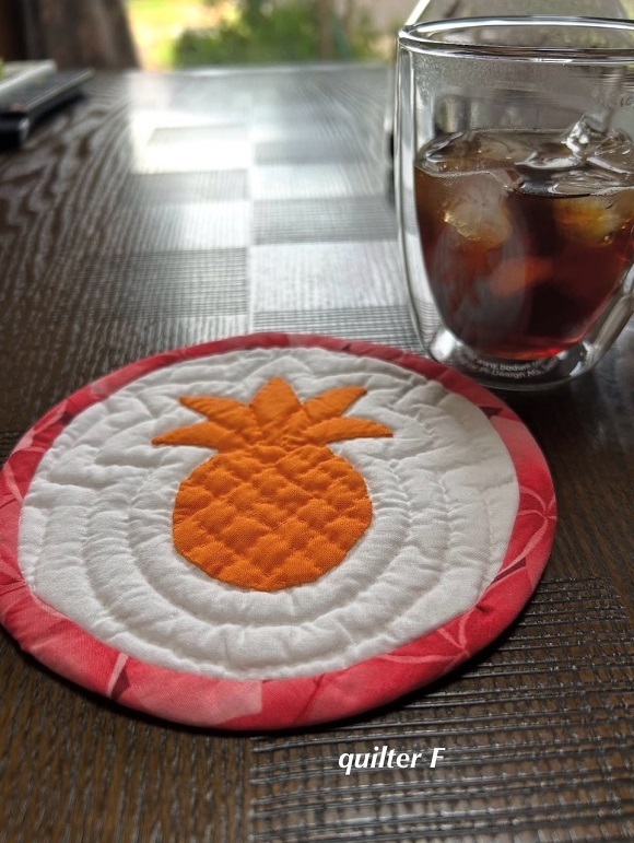 (55)お客様の作品 quilter F様 夏が似合うコースター キットで作るハワイアンキルト