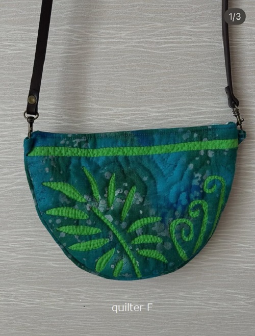 (57)お客様の作品 quilter F様 アマウのサコッシュ ハワイアンキルト