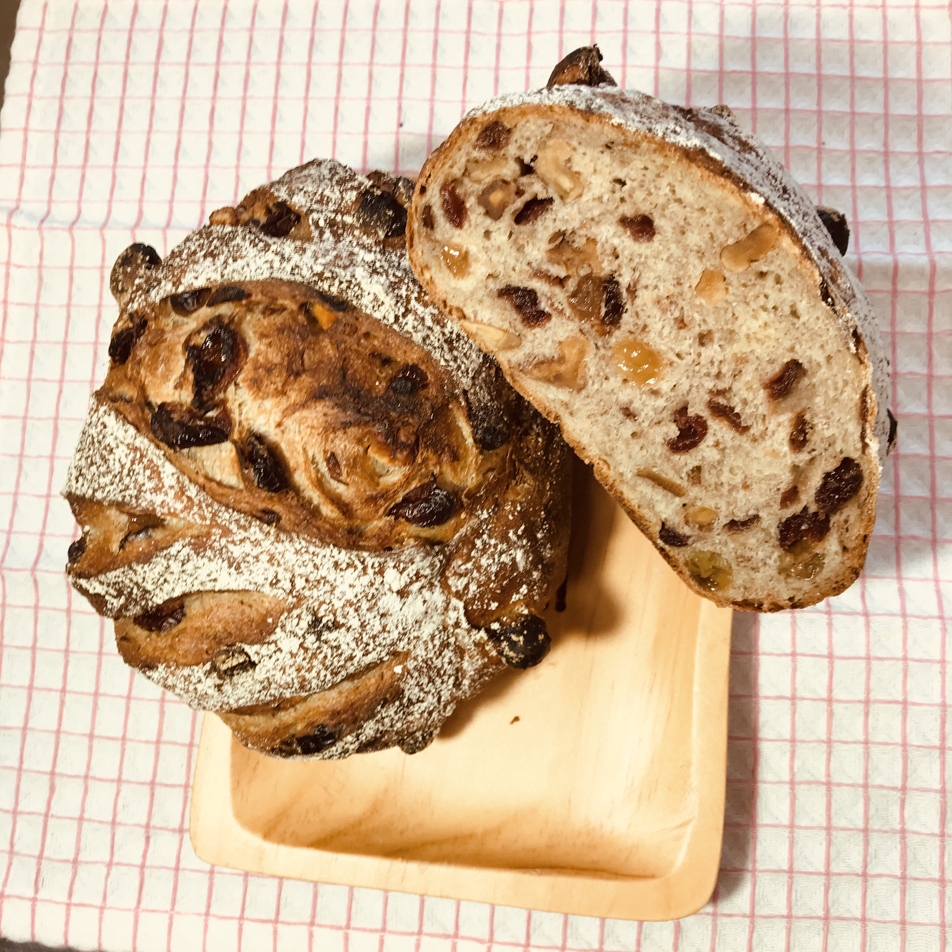 パンにまつわるお話　カンパーニュフルーツノア