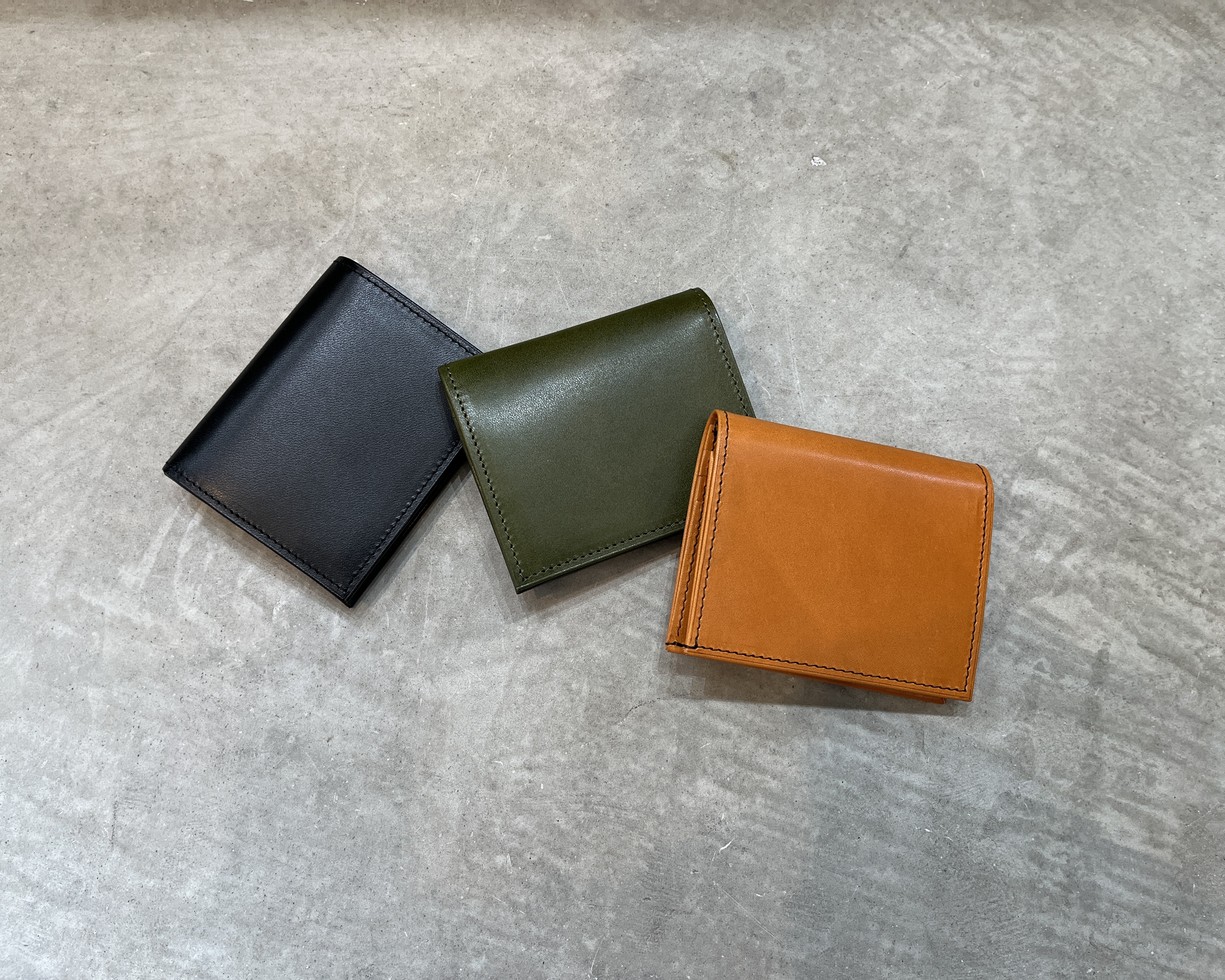 【New products】栃木レザー使用2つ折りコンパクト財布