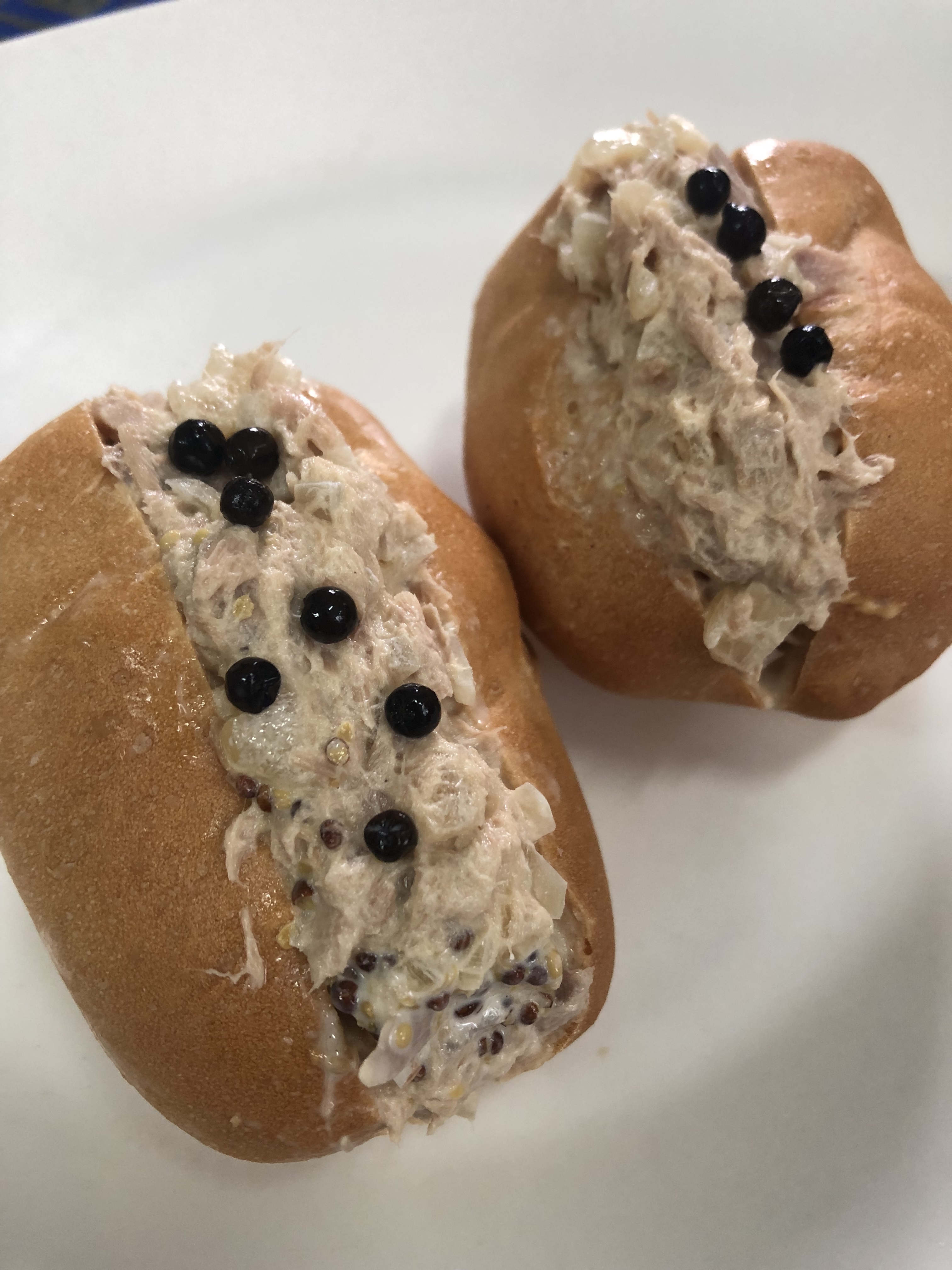 TUNAサンドに生塩蔵ペッパーをトッピング