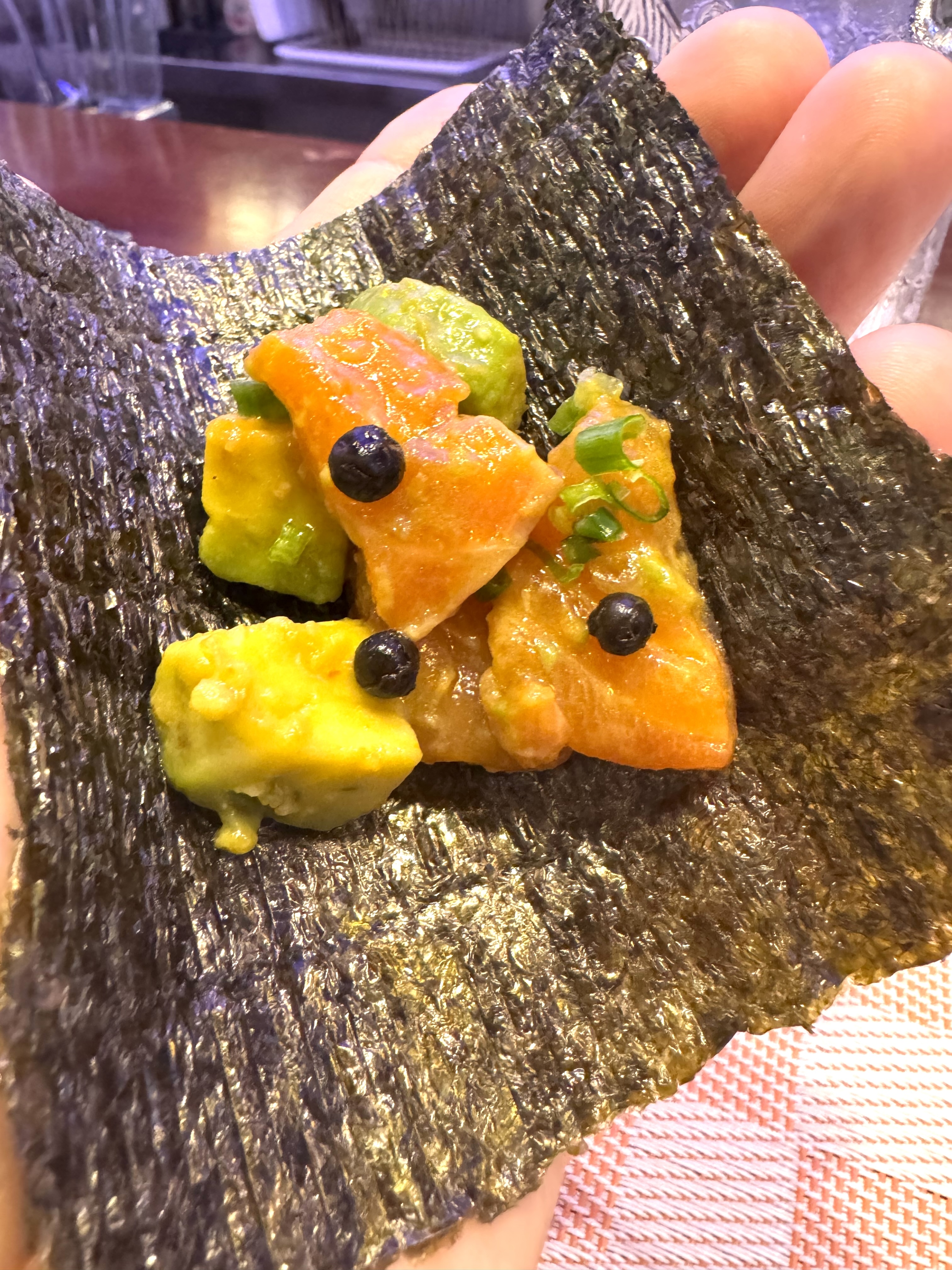 ひと粒のスパイス革命。塩蔵生胡椒で食べるポキ。