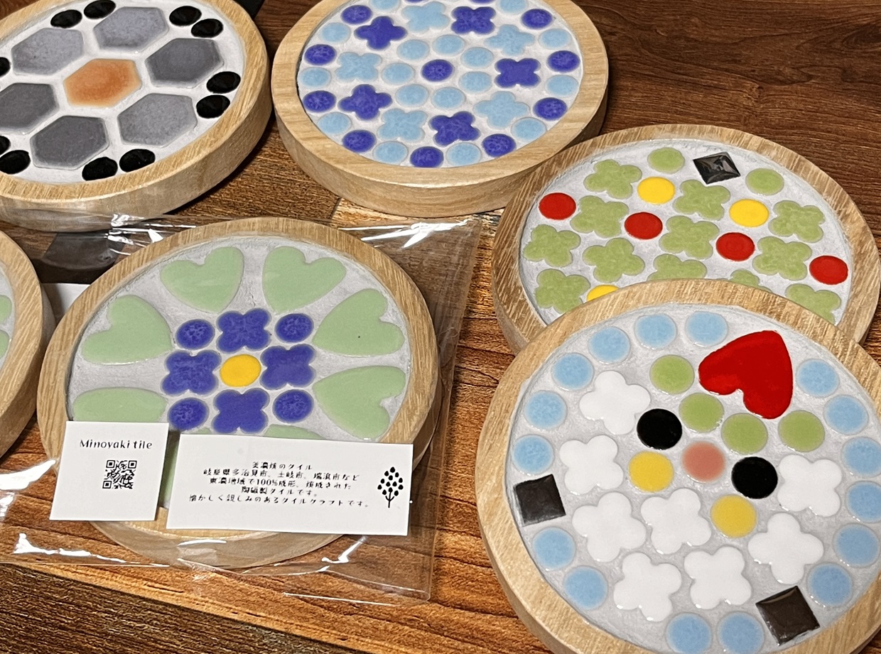 丸形タイプのコースター