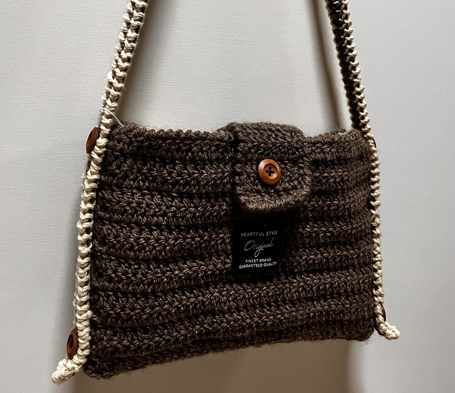 毛糸のかぎ針編みと、もこもこボア生地で秋気分。