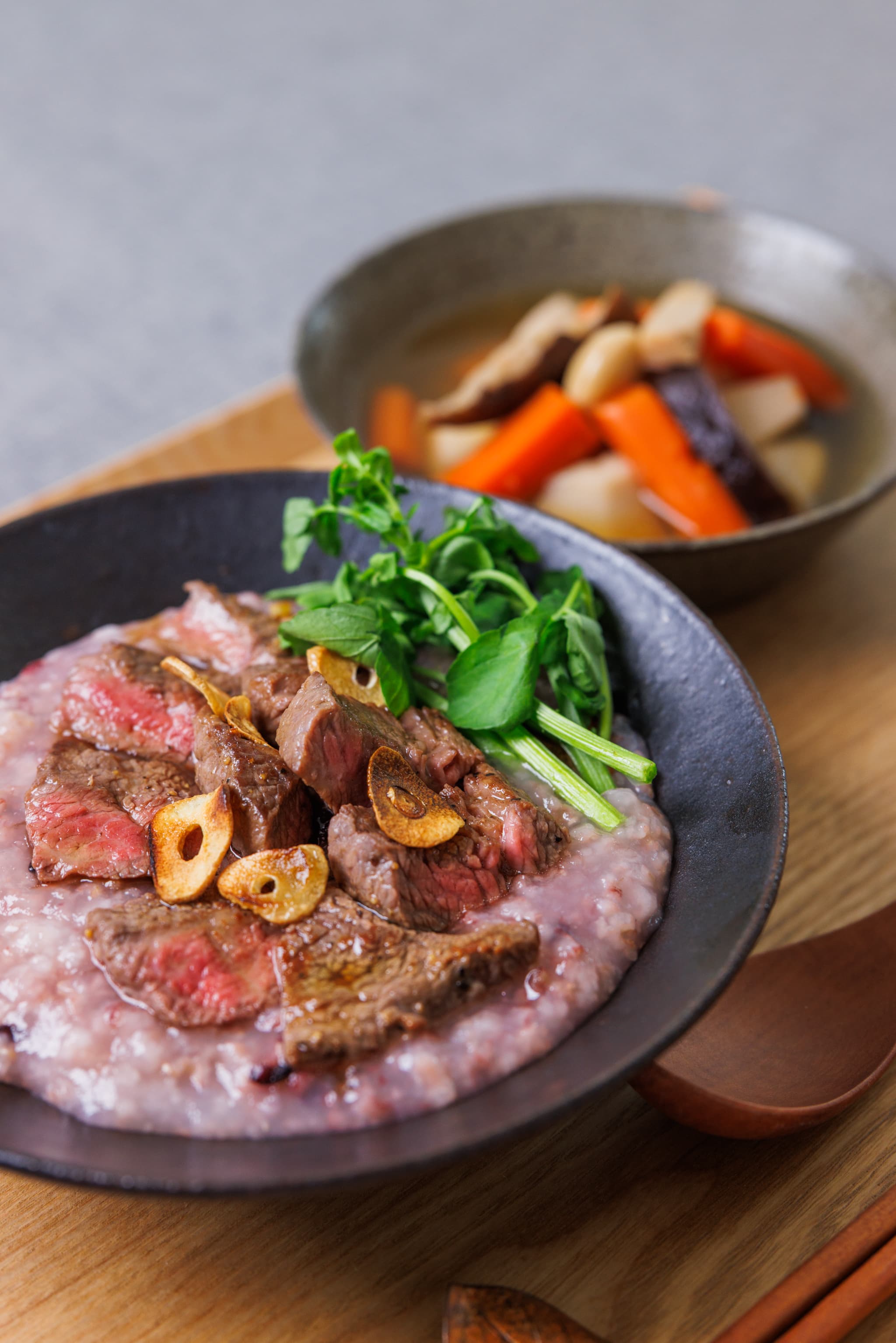 アレンジレシピ #26 | ミスジステーキがゆ ー⿊⽶がゆ使⽤ー