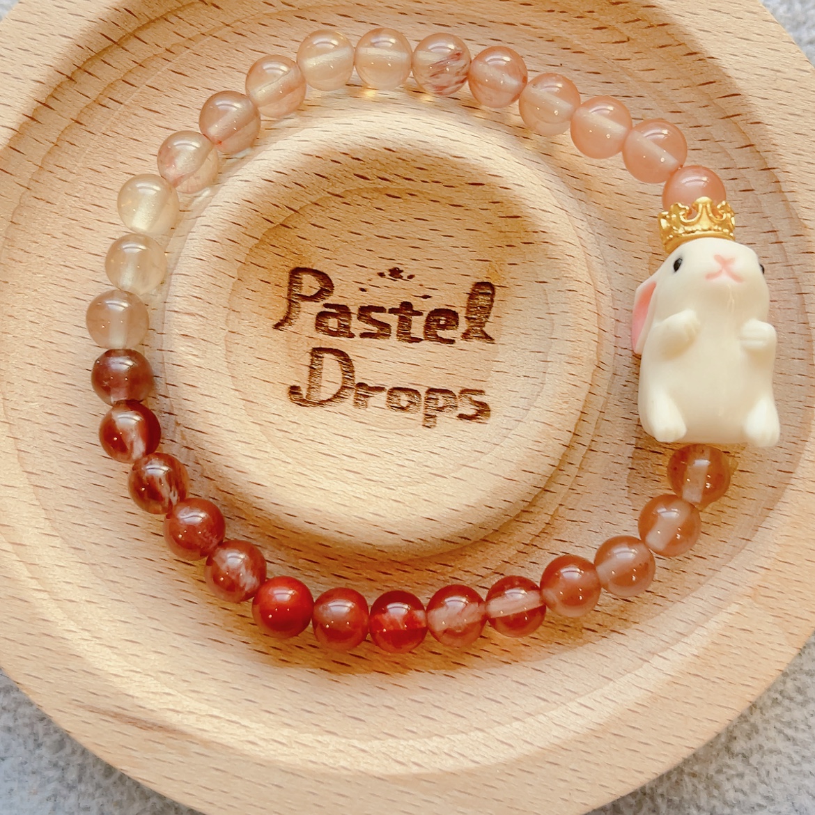 ティアラをした鹿角うさぎちゃん×高品質ストーンが少量入荷🐰✨