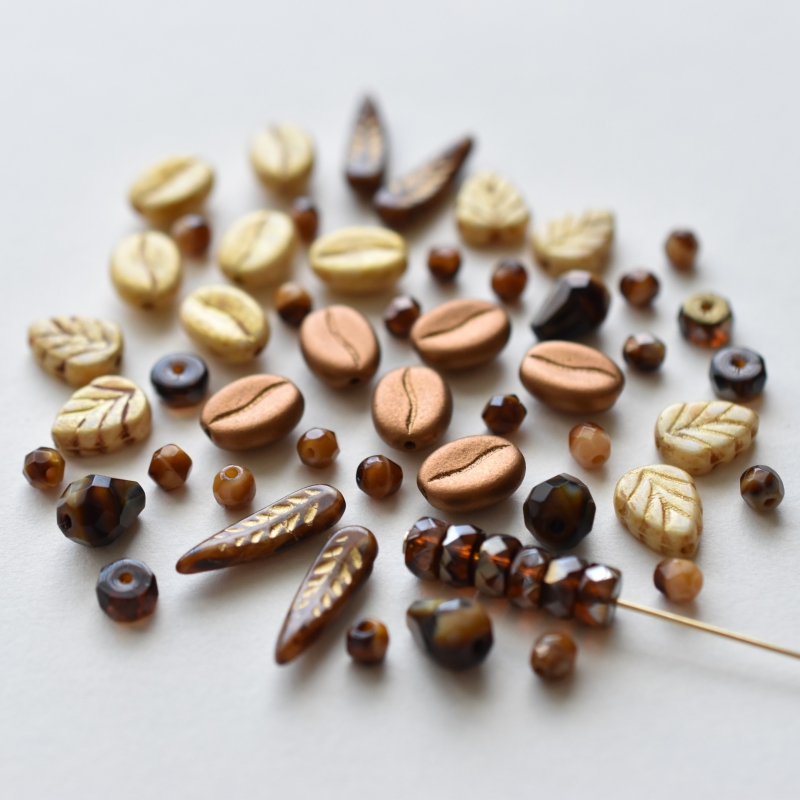 新しい運営内容と期間限定チェコビーズアソート発売のお知らせ