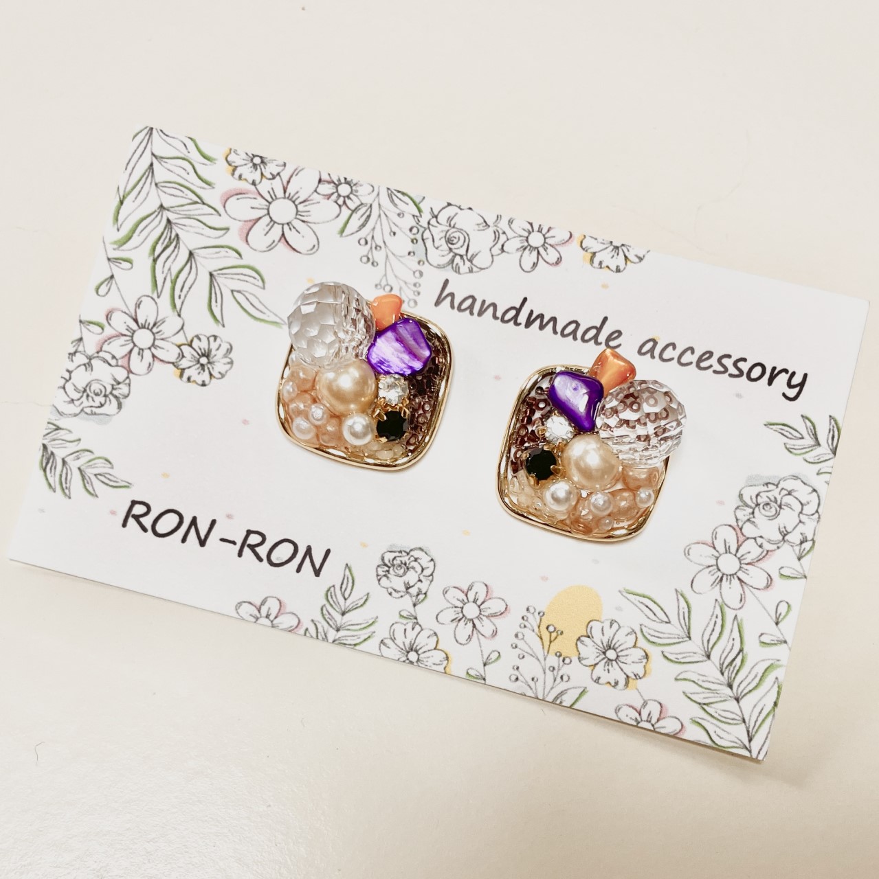 【秋冬新作】ラインストーンとパールの大ぶりレジンピアス