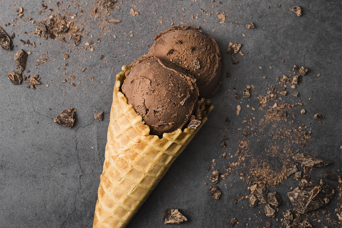 チョコレート専門店とコラボしたアイスが発売