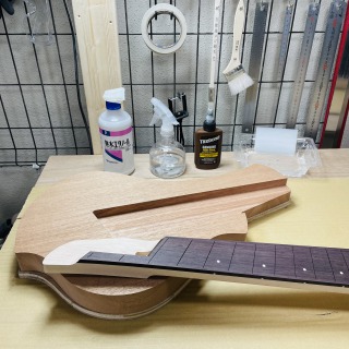 閃光という名のギター④　ーバイオリン製作に学べ！ー