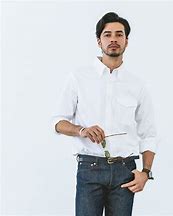 Men's white shirt that sets you apart from others 