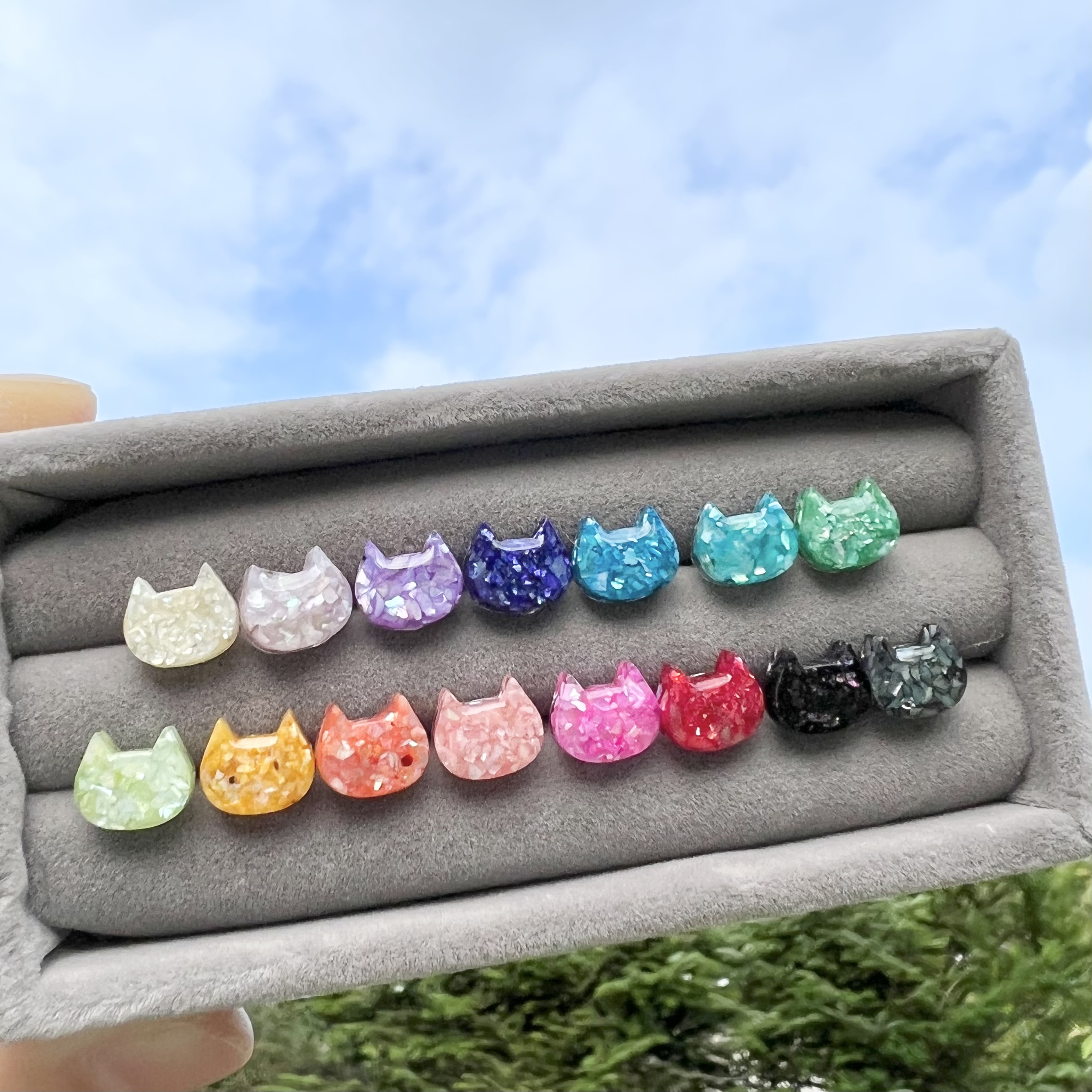 ちっちゃいにゃんこピアス 夏。 第1弾はスタッドピアス!