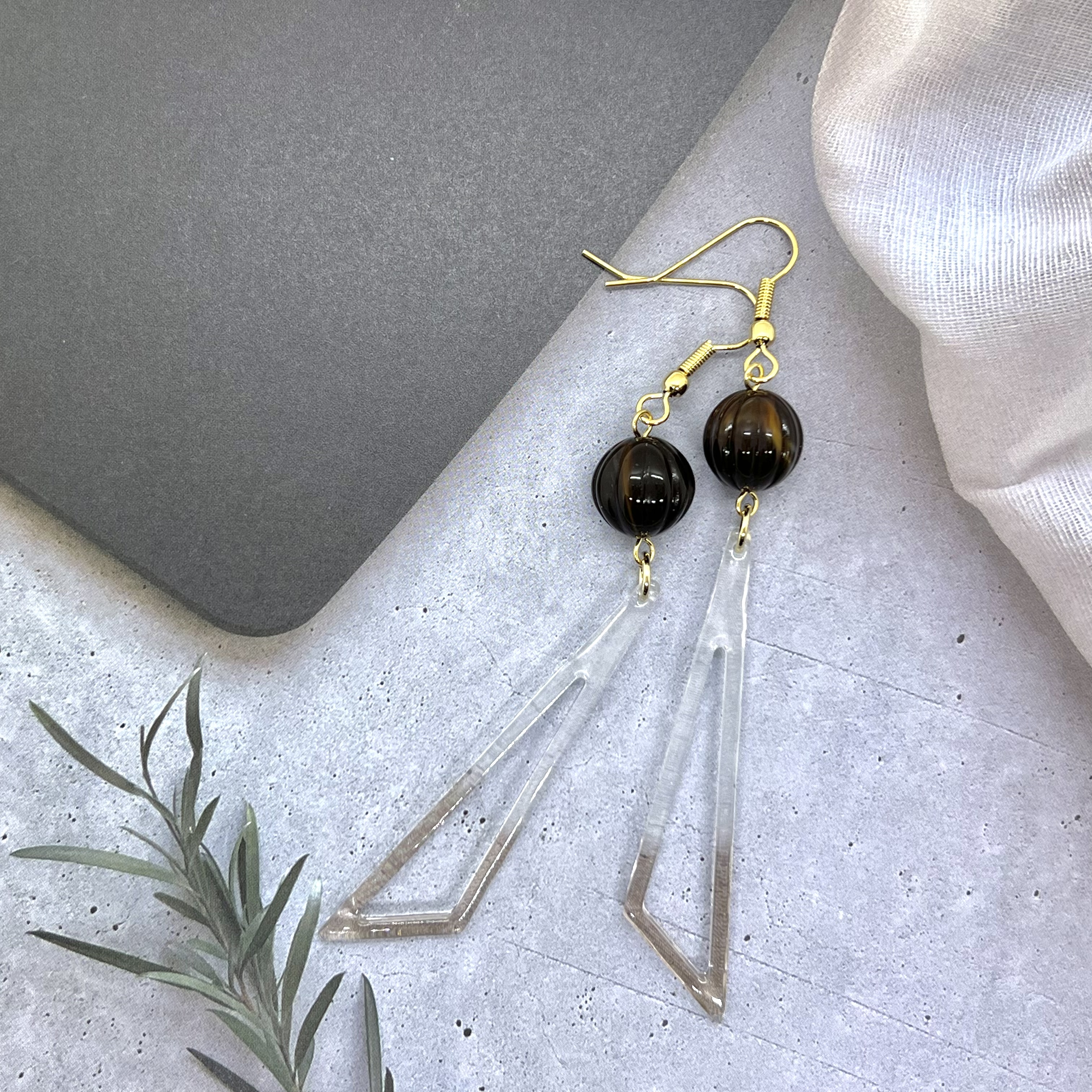 カルーアミルクをイメージした大人なピアス