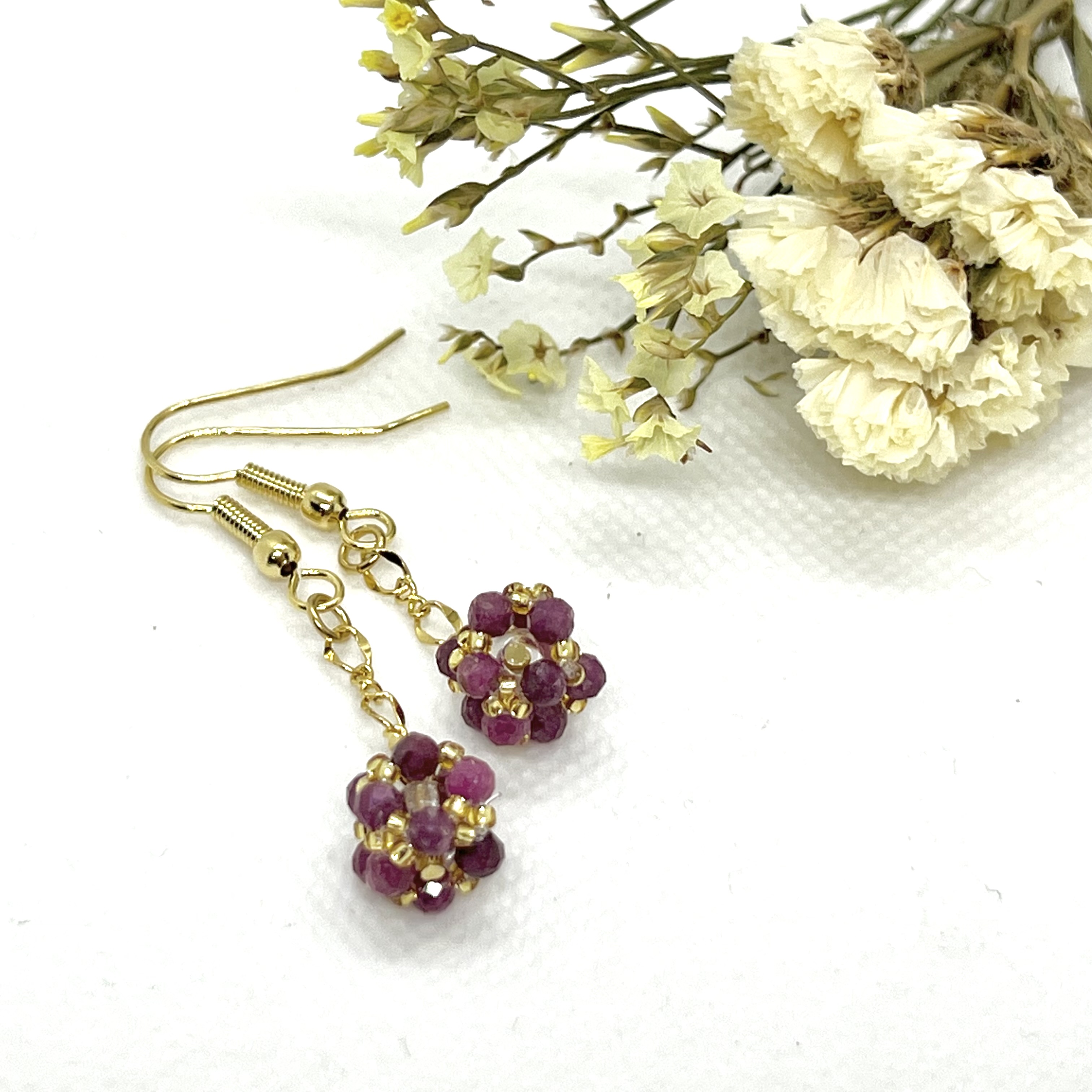 ルビーのゆらゆらボールピアス販売開始