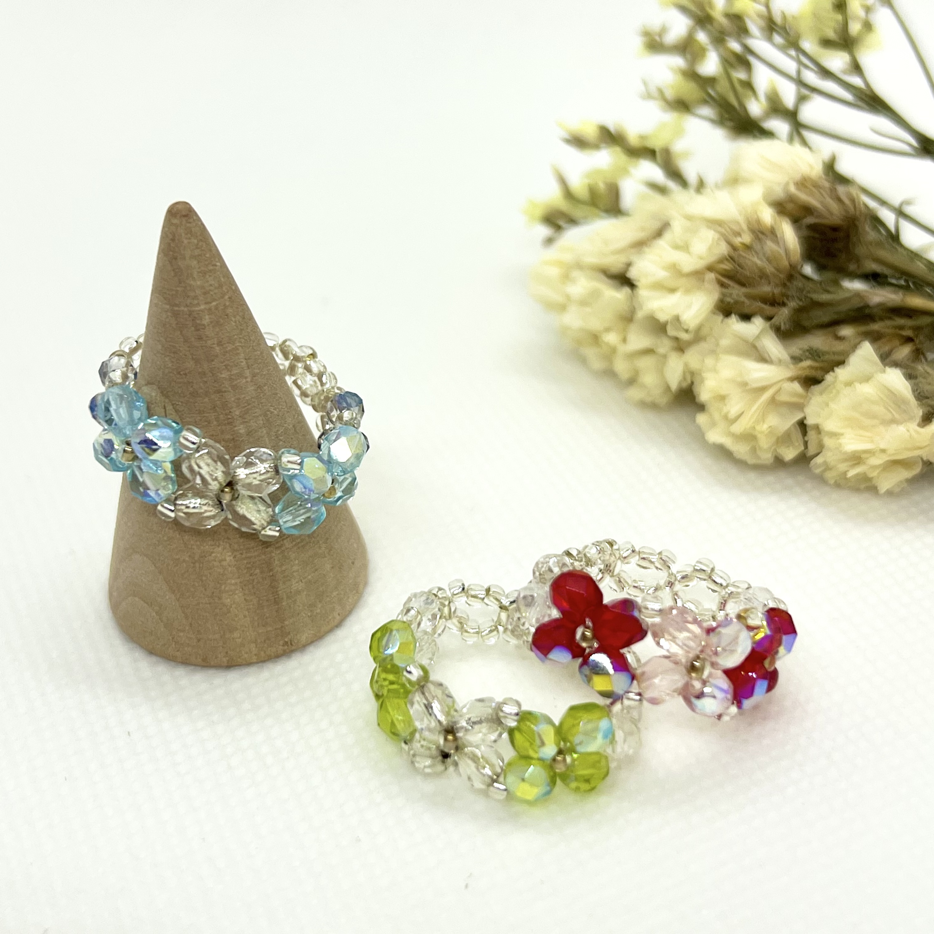 花モチーフのビーズリング 販売開始