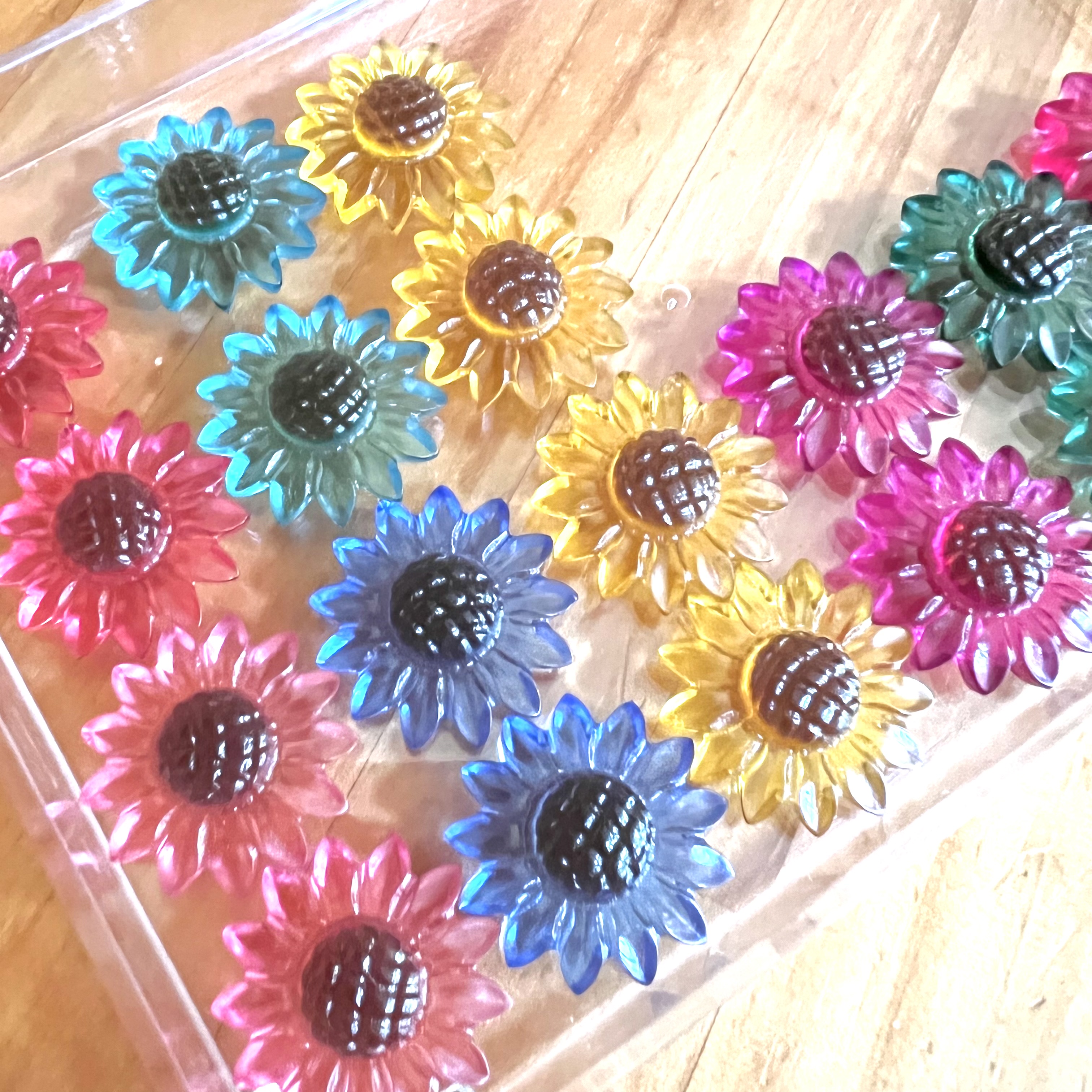 レジン作る時レインボーにしがち